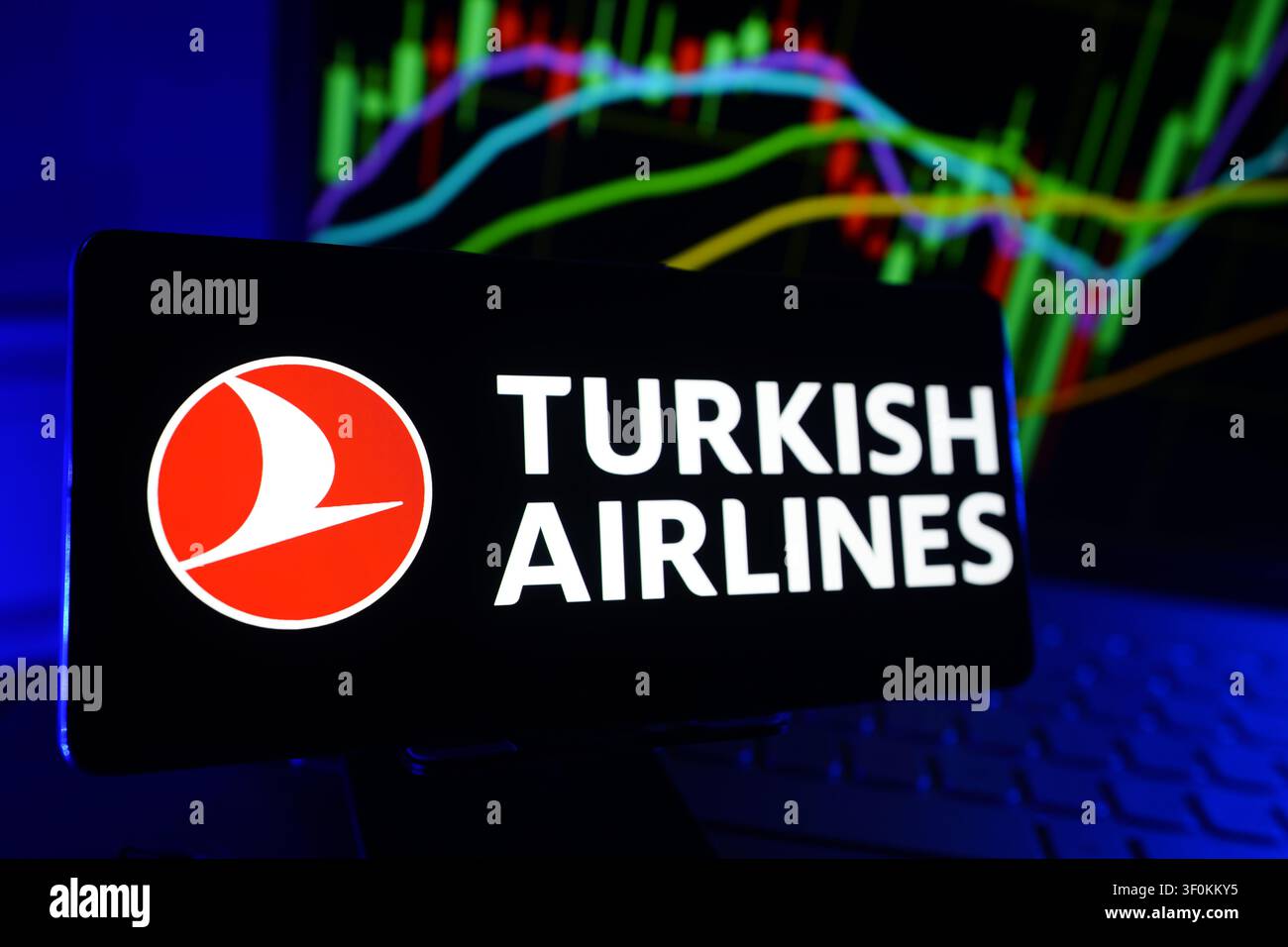 Türkische Fluggesellschaft, die globale Passagierflüge, Frachtdienste und internationale Flugreisen durchführt Stockfoto