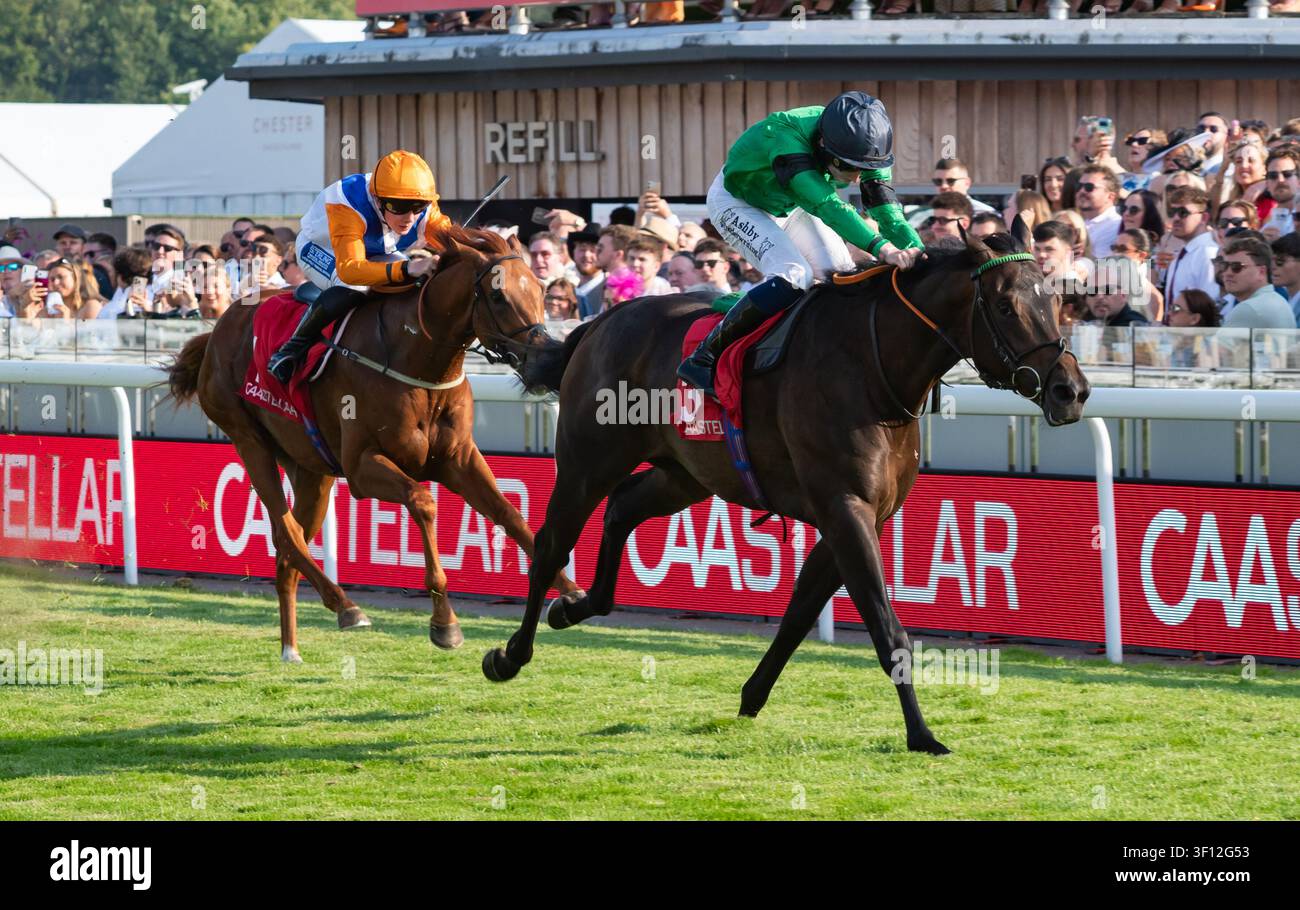 Chester, UK, Freitag, 10. Juli 2026; Kach Above und Jockey Rossa Ryan gewinnen das CAA Stellar Nursey Handicap Stakes für Trainer David Loughnane und Besitzer David Lowe. Credit JTW Equine Images / Alamy Live News. Stockfoto