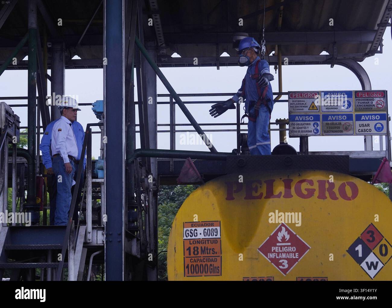 Guayaquil, Freitag, 10. Juli 2026. Während einer Tour durch das Pascuales-Terminal kündigte der Minister für Umwelt und Energie, Juan Carlos Blum, eine Senkung des Preises für Extra, Ecopais und Diesel an. Fotos von César Munoz, API Guayaquil, Guayas, Ecuador, 20260710 232555 6a511073b11f7 1000241812 Copyright: xCesarxMunozx Stockfoto