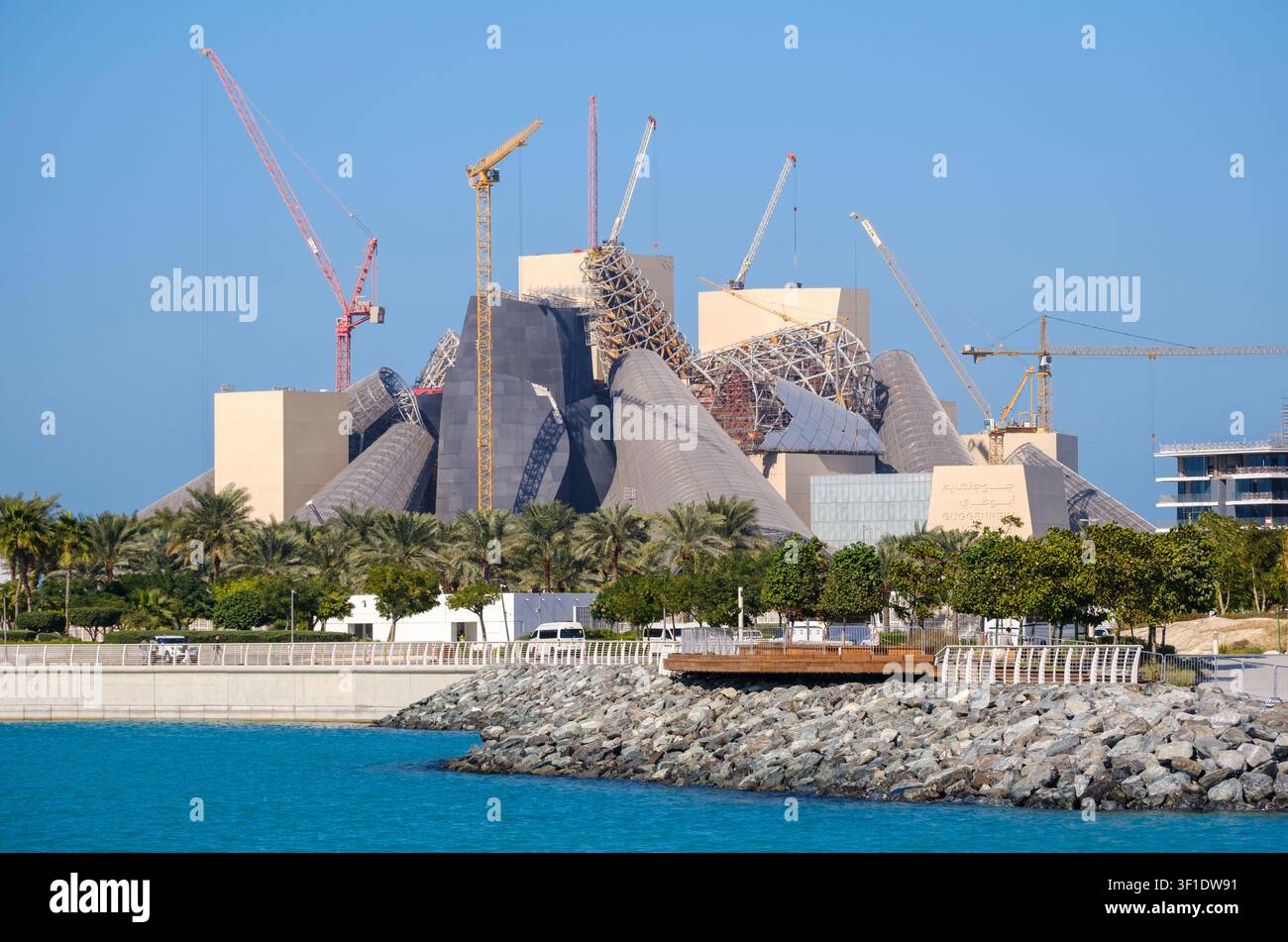 Guggenheim Abu Dhabi während der letzten Bauarbeiten auf Saadiyat Island Stockfoto