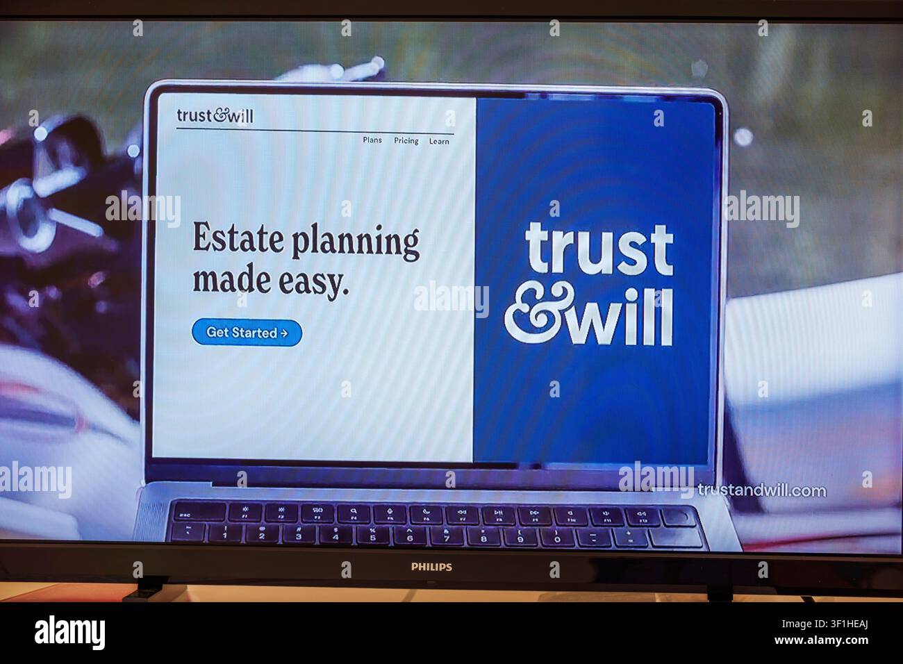Miami Beach Florida, Fernsehfernseher, Bildschirmmonitor, Werbeanzeige, Trust and Will, Trust & Will, Nachlassplanung, Online-Nachlassplanung, rechtlich Stockfoto