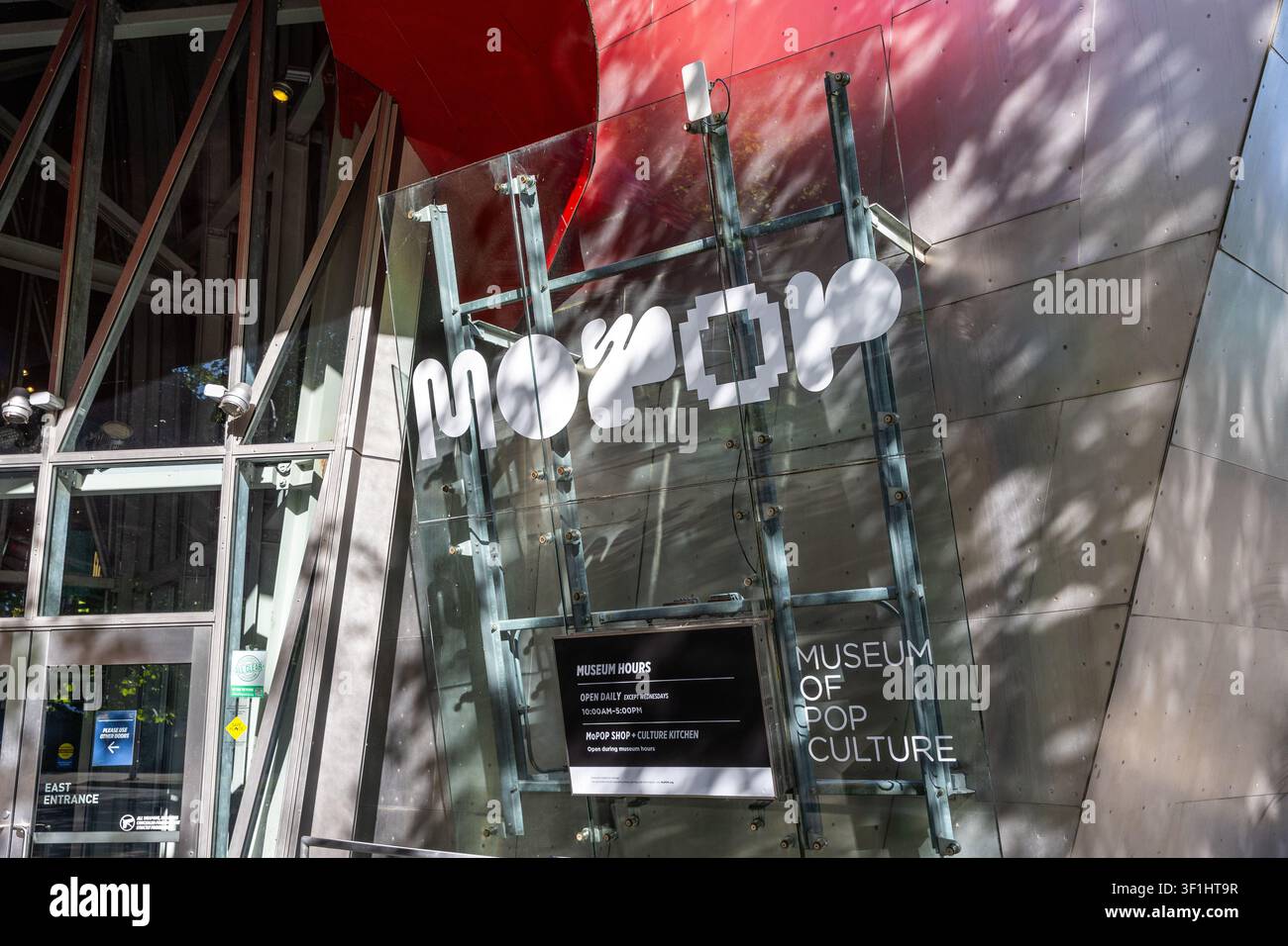 Das Museum of Pop Culture, MOPOP, befindet sich im Stadtteil Seattle Center und bietet zeitgenössische Ausstellungen zur Popkultur. Stockfoto