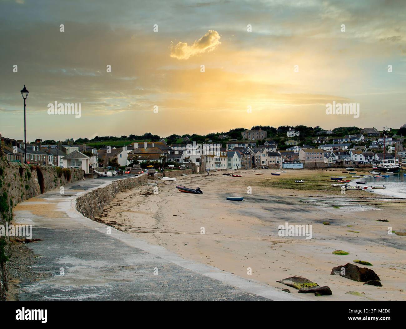Sonnenuntergang über Town Beach, Hugh Town auf St Marys den Isles of Scilly. Stockfoto