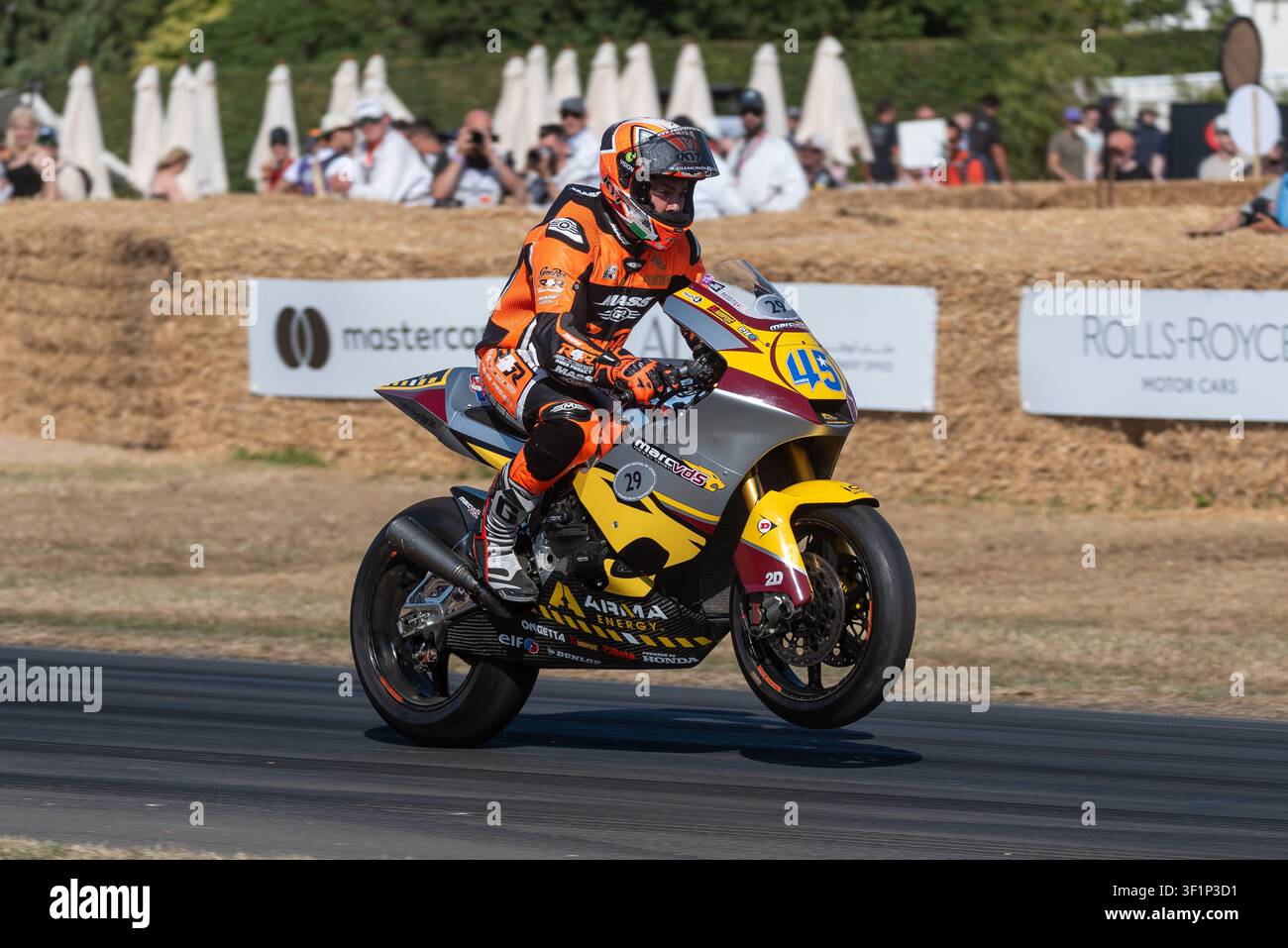 Marc VDS Racing Moto GP-Motorrad wird auf der Hügelauftriebsstrecke beim Goodwood Festival of Speed 2026 gefahren. Scott Redding-Bike Stockfoto