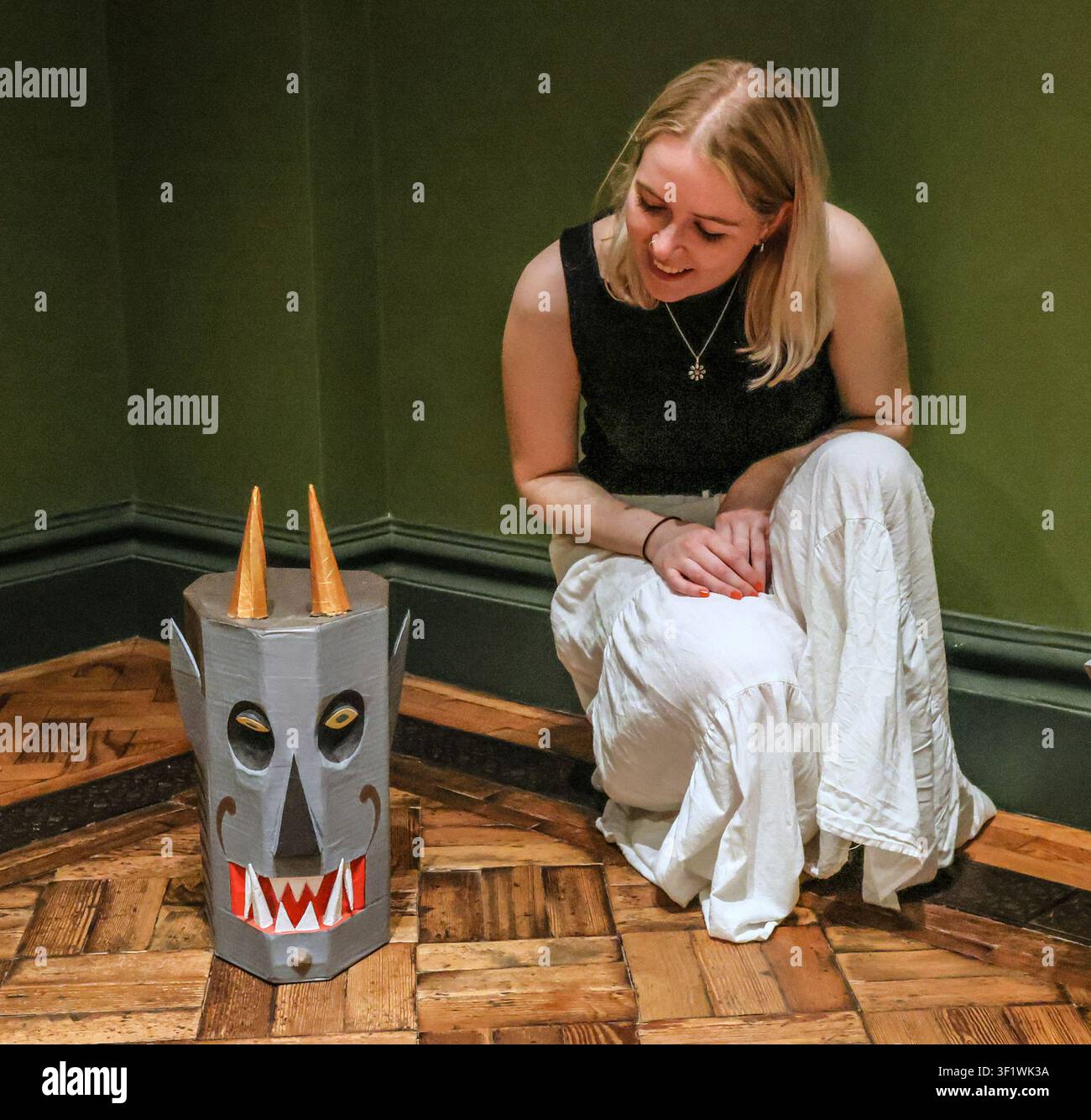 Sir John Soane's Museum, London, UK. 15. Juli 2026. Retrospektive zur Feier der surrealen, subversiven Praxis von Madelon Vriesendorp Mind Games mit über 50 Werken, die vom Soane-Medaillengewinner 2025 geschaffen oder gesammelt wurden und die die Fähigkeit der Künstlerin zeigen, alltägliche Materialien in unerwartete Quellen von Humor, Schönheit und Inspiration zu verwandeln. 15. Juli - 20. September. Paul Quezada-Neiman/Alamy Live News Credit: Paul Quezada-Neiman/Alamy Live News Stockfoto