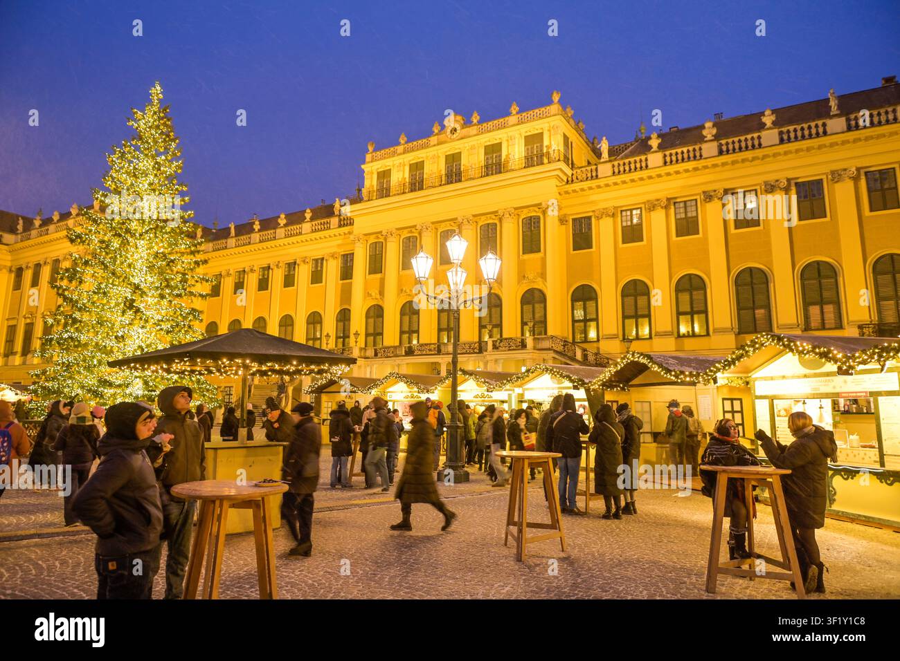 Weihnachtsmarkt, Schloss Schönbrunn, Wien, Österreich Stockfoto