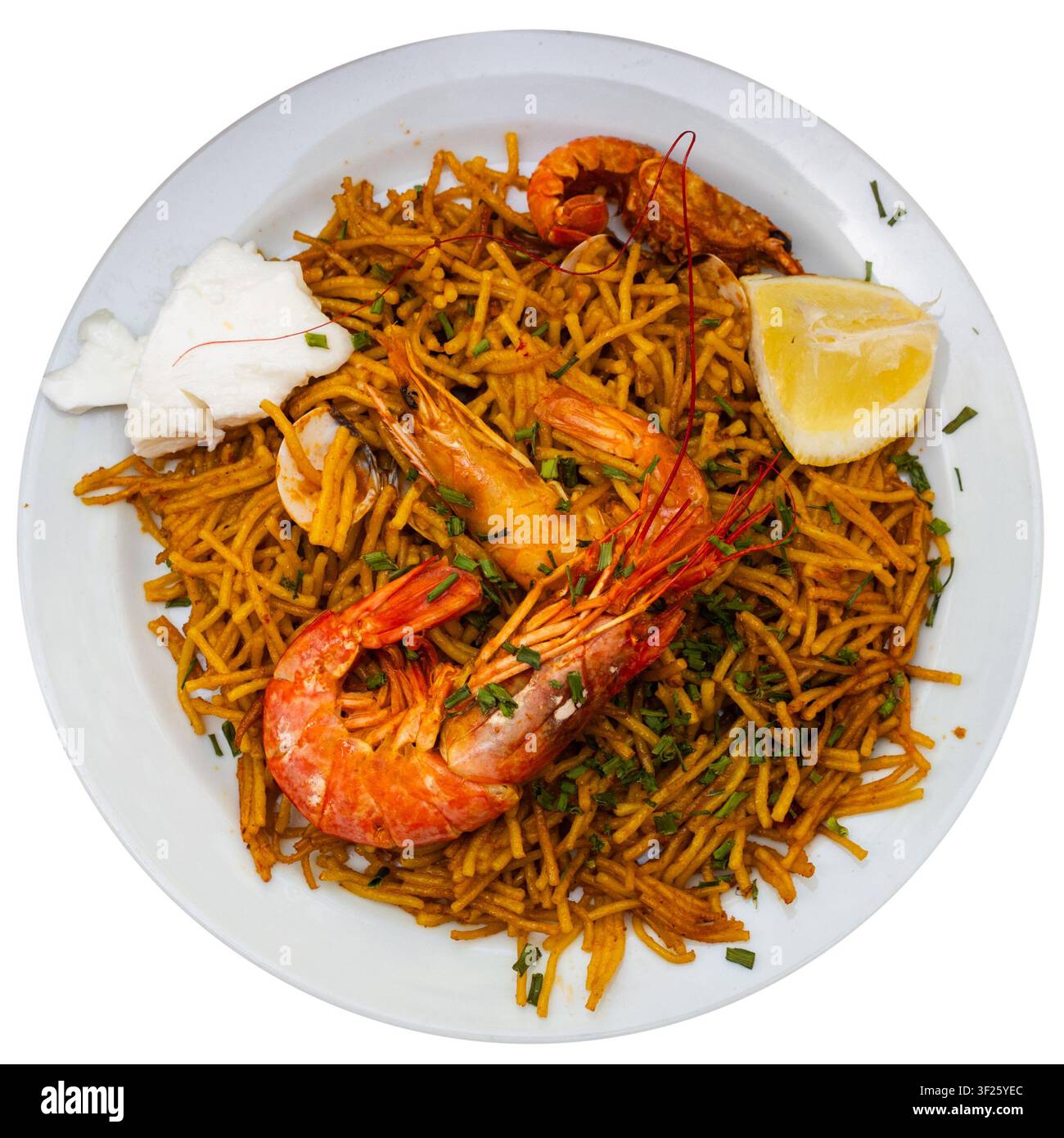 Fideua mit Meeresfrüchten auf Platte Stockfoto