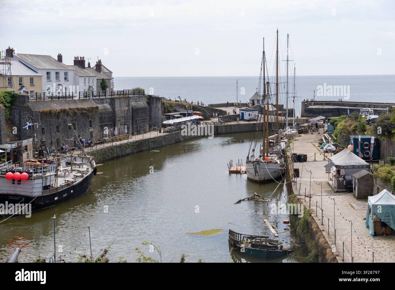 Cornwall 2026 Charlestown, England – 16.7.2026: Hafen von Charlestown. England Stockfoto