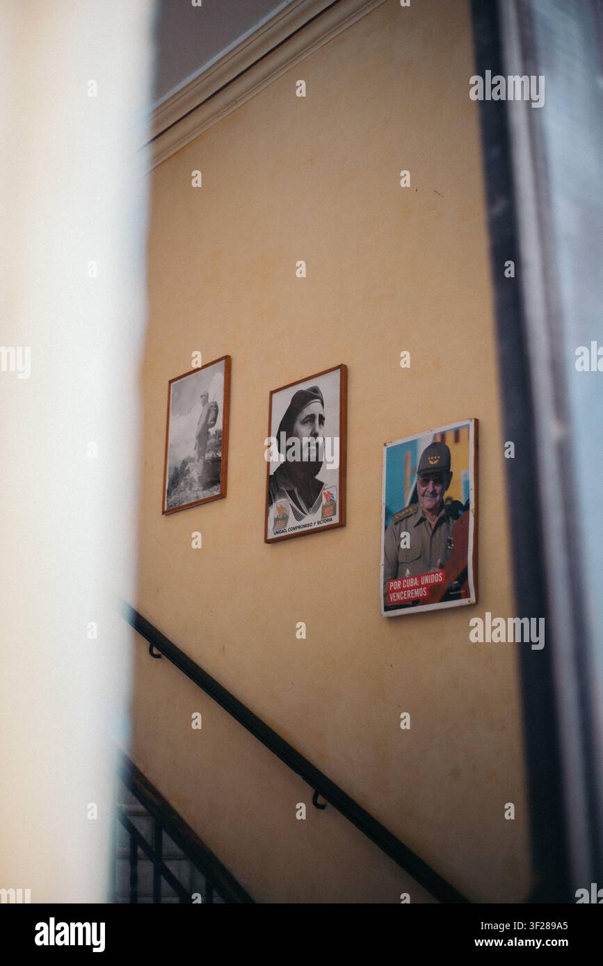 Plakat von Fidel Castro und anderen Politikern in Havanna Stockfoto