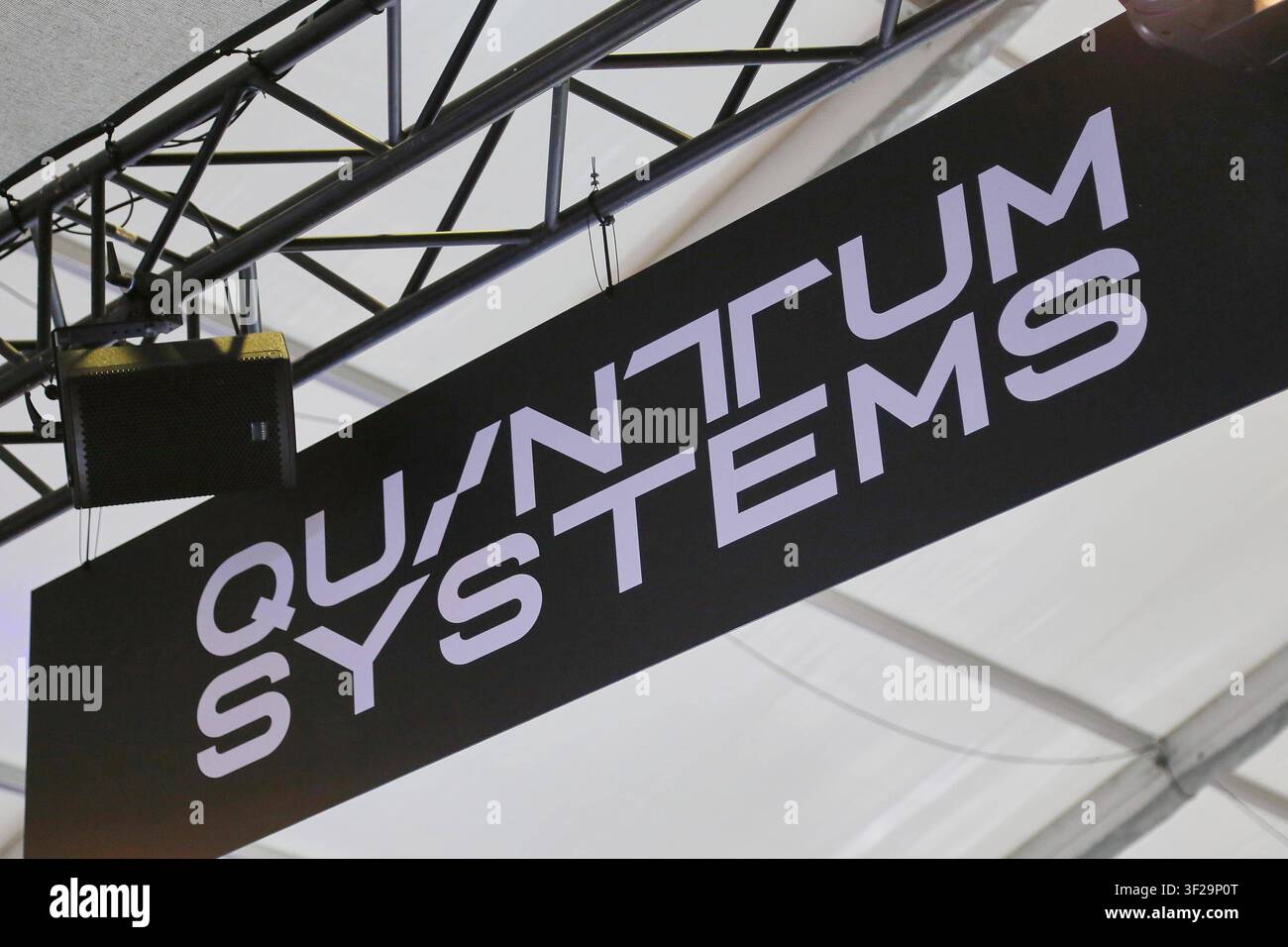 Schönefeld, Brandenburg, Deutschland, 14.06.2026: ExpoCenter-Airport: Internationale Luft- und Raumfahrtausstellung Berlin ILA: Quantum Systems *** Schönefeld, Brandenburg, Deutschland, 14. Juni 2026 ExpoCenter Airport Berlin Internationale Luft- und Raumfahrtausstellung ILA Quantum Systems Copyright: xdtsxNachrichtenagenturx dts 123441 Stockfoto