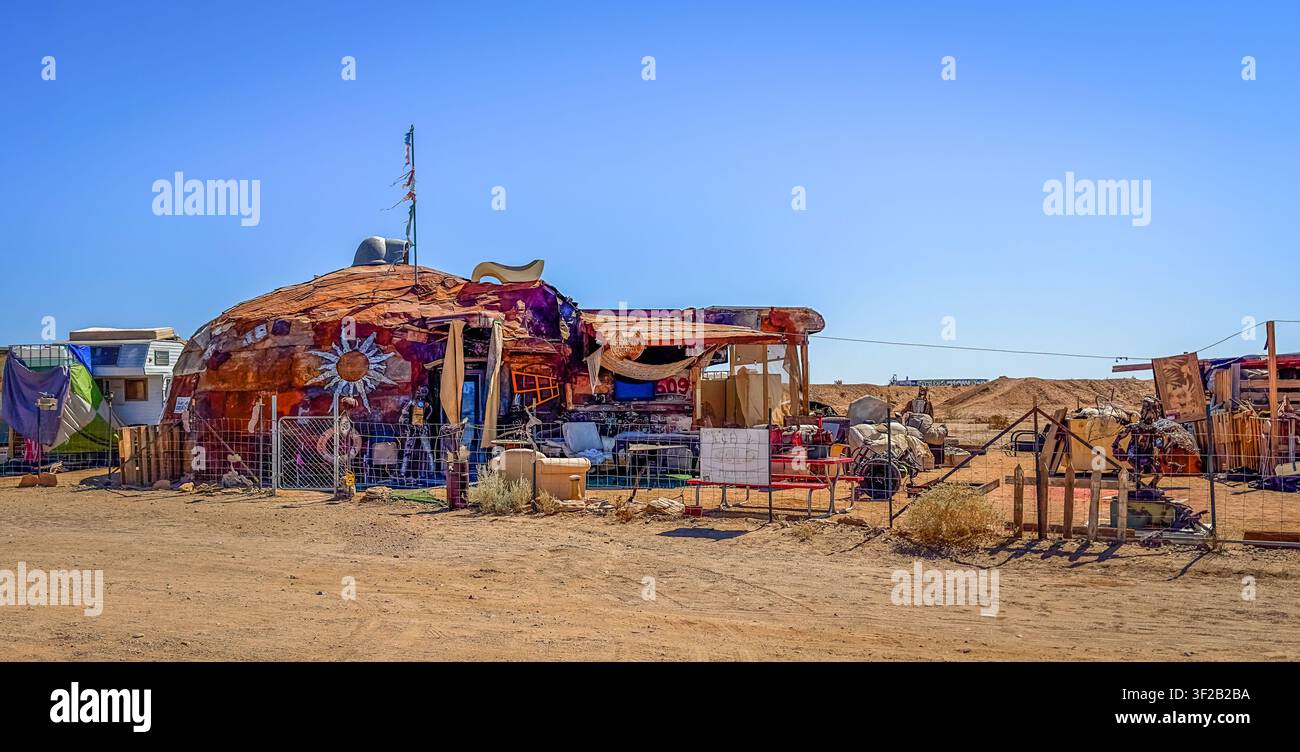 Kalifornien, USA, 30. September 2024, provisorische Behausungen an der Beal Road nahe Salvation Mountain Stockfoto
