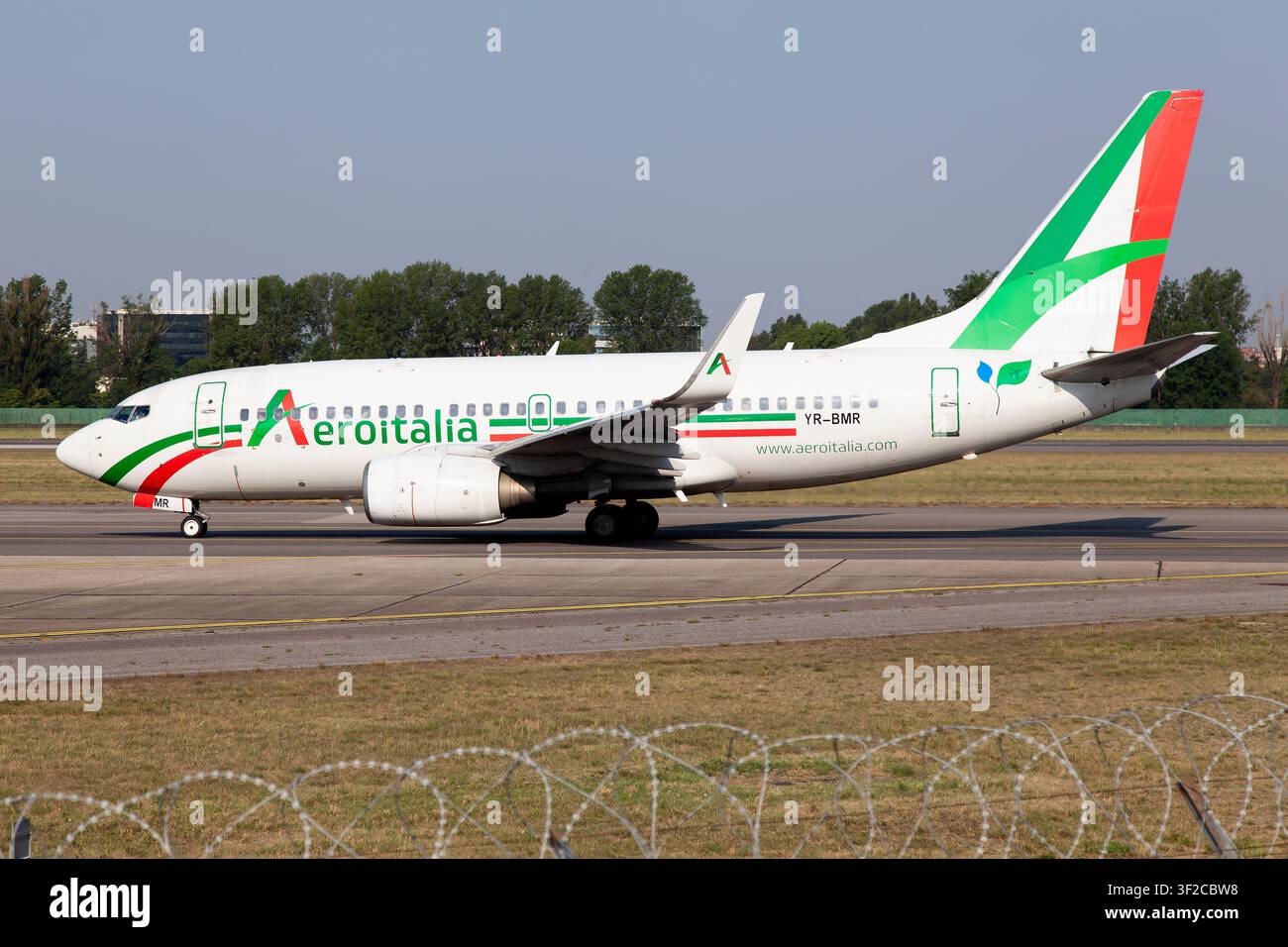20. Juni 2026, Mailand, Italien: Eine Aeroitalia (Hello Jets) Boeing 737-700 landet am Flughafen Mailand Linate..Im Juni 2025 erklärte ein italienisches Gericht, dass der Name und das Branding von Aeroitalia zu ähnlich an Alitalia waren, und veranlasste Aeroitalia, den Namen und das Branding zu ändern..Im Februar 2026 gab das Unternehmen bekannt, dass eine Vereinbarung mit ITA erreicht wurde, um die Nutzung des Namens und Brandings von Aeroitalia fortzusetzen, und der Rechtsstreit wurde fallengelassen. (Bildnachweis: © Fabrizio Gandolfo/SOPA Images über ZUMA Press Wire) NUR FÜR REDAKTIONELLE VERWENDUNG! NICHT FÜR KOMMERZIELLE VERWENDUNG! Stockfoto