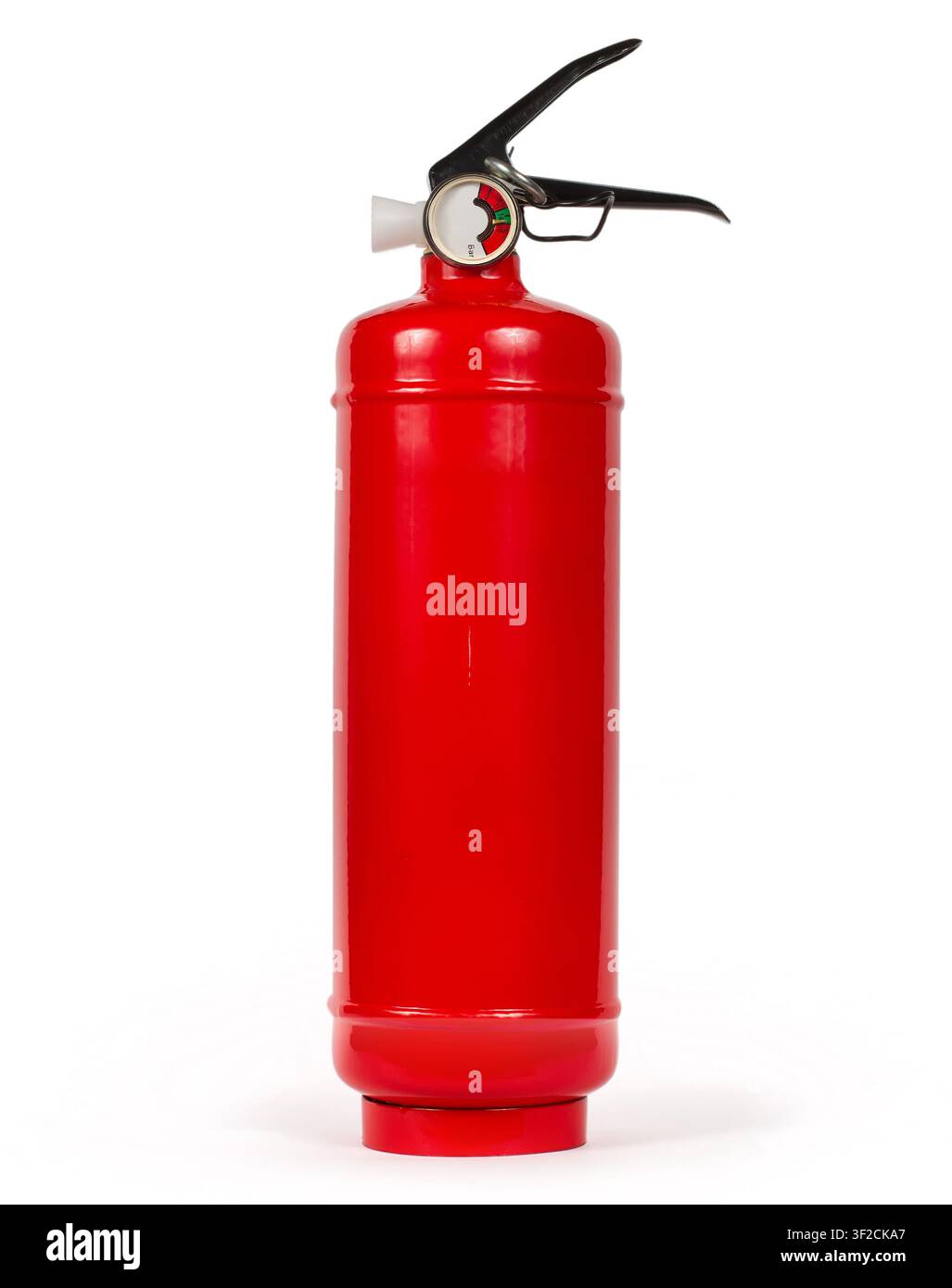Feuerlöscher Nahaufnahme. Roter Feuerlöscher auf weißem Hintergrund. Stockfoto