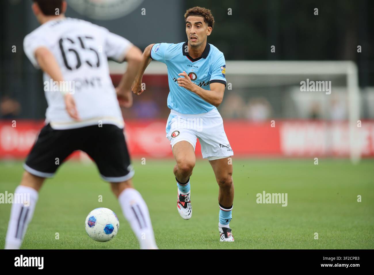 Oussama Targhalline im Einsatz für Feyenoord Rotterdam Stockfoto