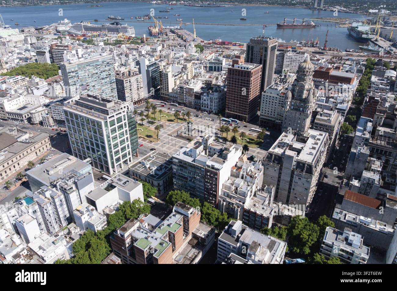 Luftbild des Unabhängigkeitsplatzes in Montevideo, Uruguay Stockfoto