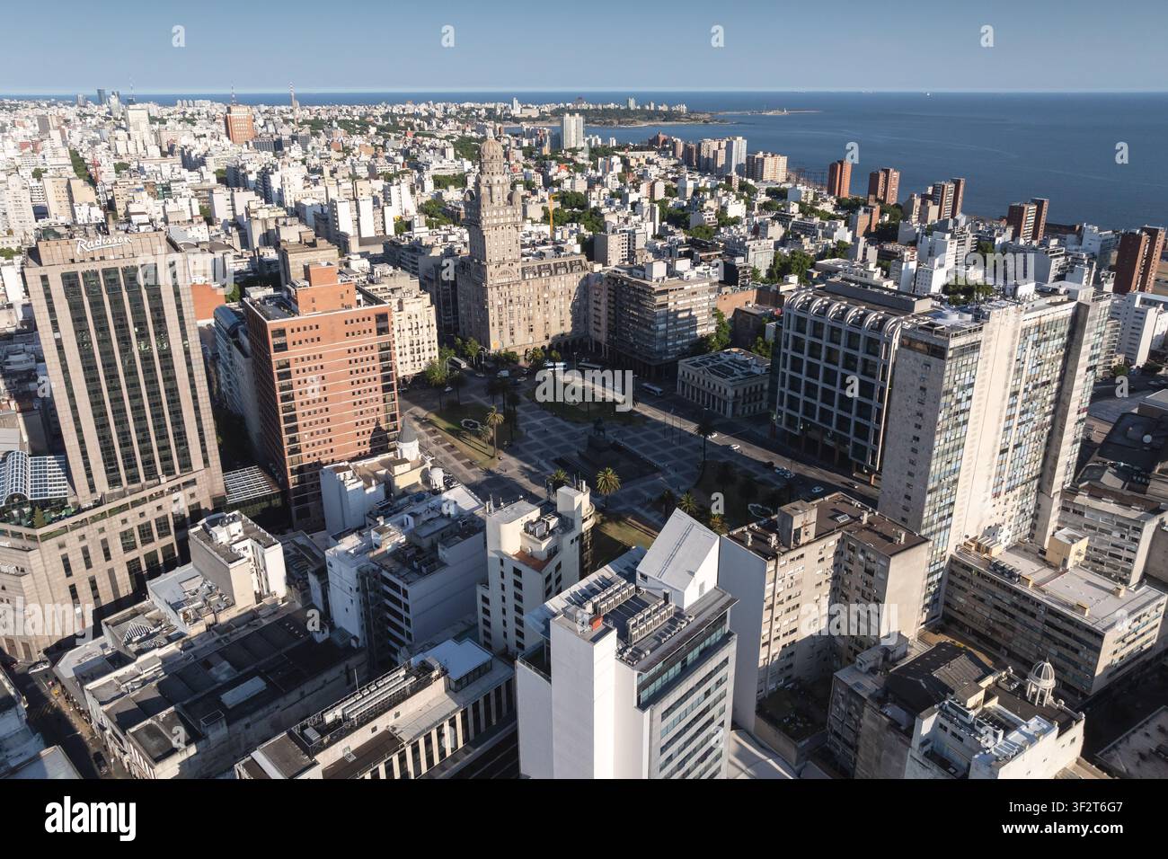 Luftbild des Unabhängigkeitsplatzes in Montevideo, Uruguay Stockfoto