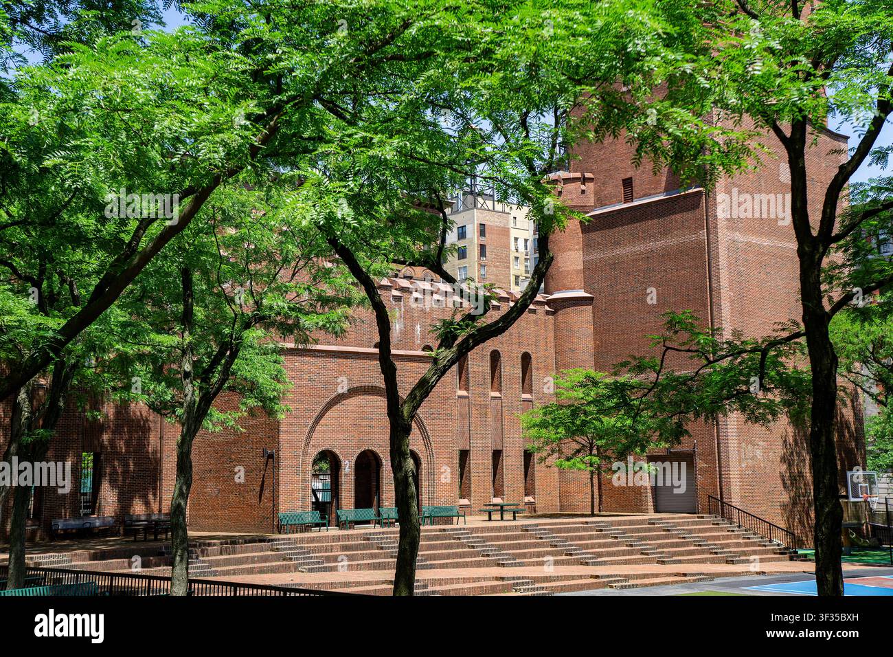 Hunter College Campus Schools, City University of New York, Detail der Gebäudefassade, 71 East 94th Street, Upper East Side, Manhattan, New York City Stockfoto