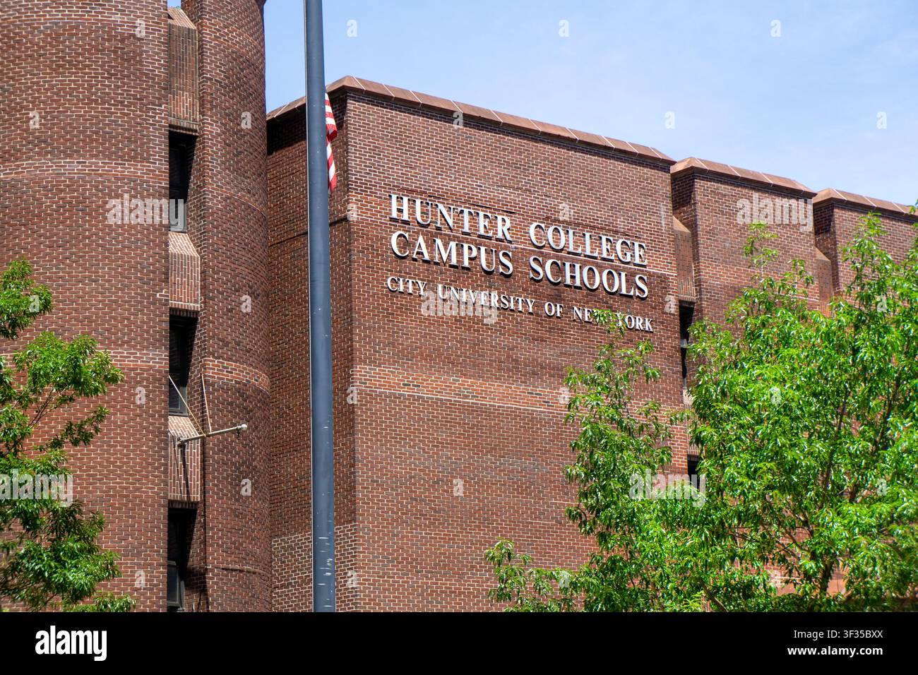 Hunter College Campus Schools, City University of New York, Detail der Gebäudefassade, 71 East 94th Street, Upper East Side, Manhattan, New York City Stockfoto