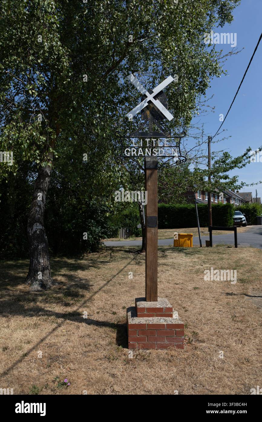 Dorfschild von Little Gransden, Cambridgeshire, Sommer 2026 Stockfoto