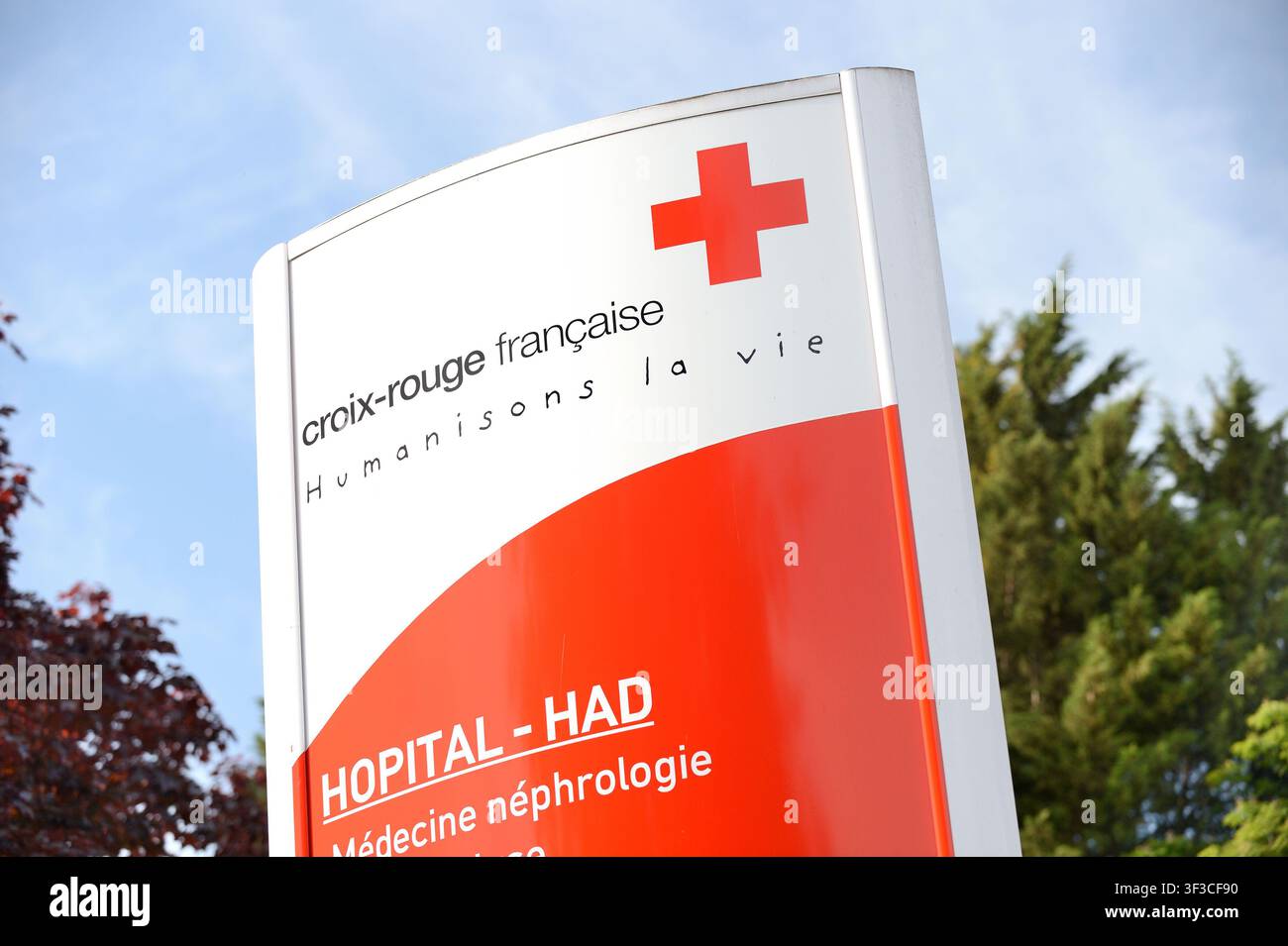 Französisches Rotkreuz-Krankenhaus, Mont Saint-Aignan Hauspflegeeinheit (Nordfrankreich). Informationsschild, Zugangsschilder Stockfoto