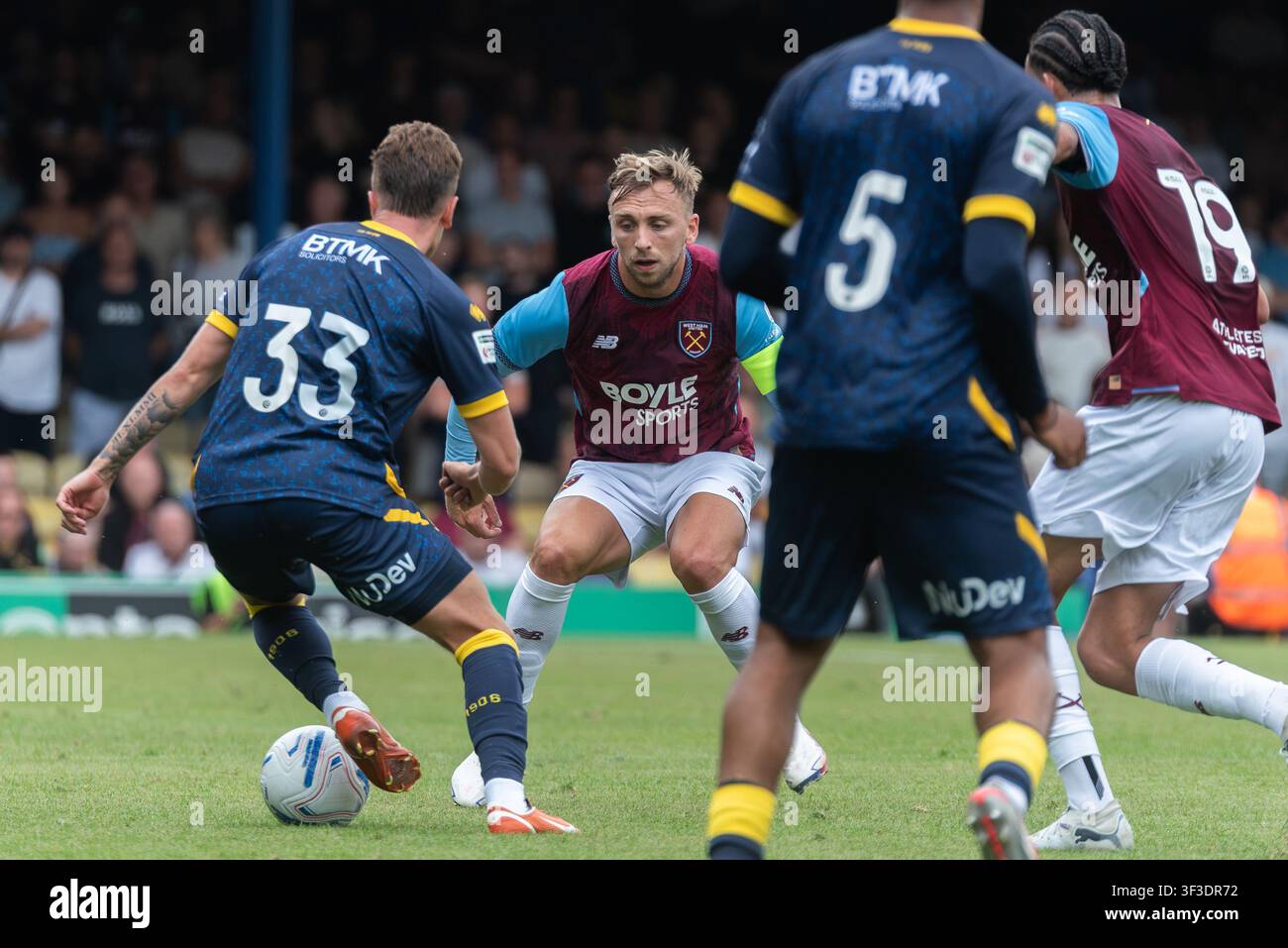 Jarrod Bowen spielt bei Southend Utd gegen West Ham Utd im Vorsaison-Freundschaftsspiel im Roots Hall, Southend on Sea, Essex, UK Stockfoto