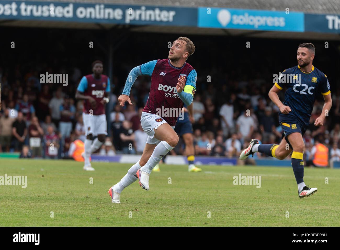 Jarrod Bowen spielt bei Southend Utd gegen West Ham Utd im Vorsaison-Freundschaftsspiel im Roots Hall, Southend on Sea, Essex, UK Stockfoto