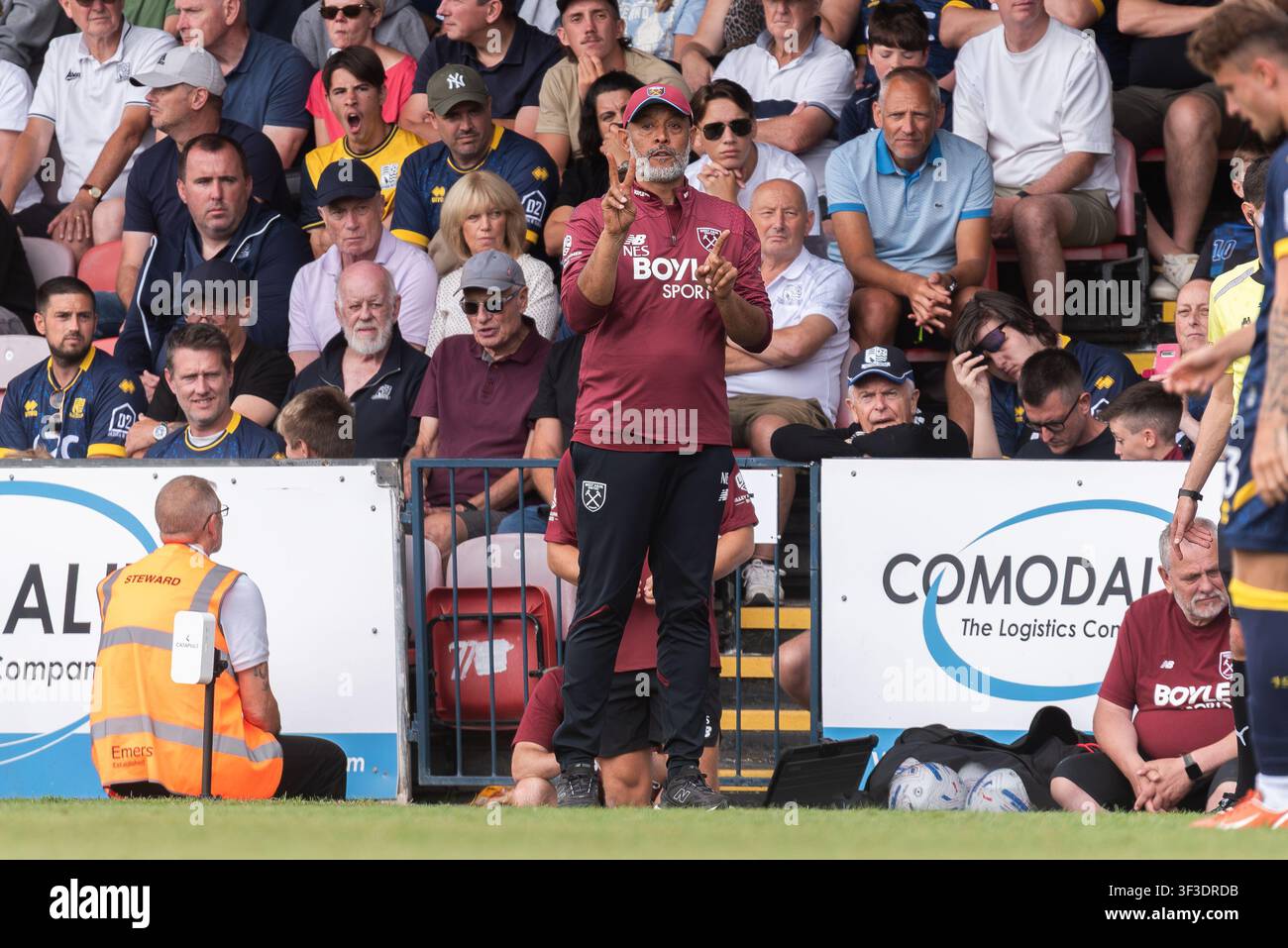 Nuno Espírito Santo, Cheftrainer, beim Vorsaison-Freundschaftsspiel von Southend Utd gegen West Ham Utd im Roots Hall, Southend on Sea, Essex, UK Stockfoto