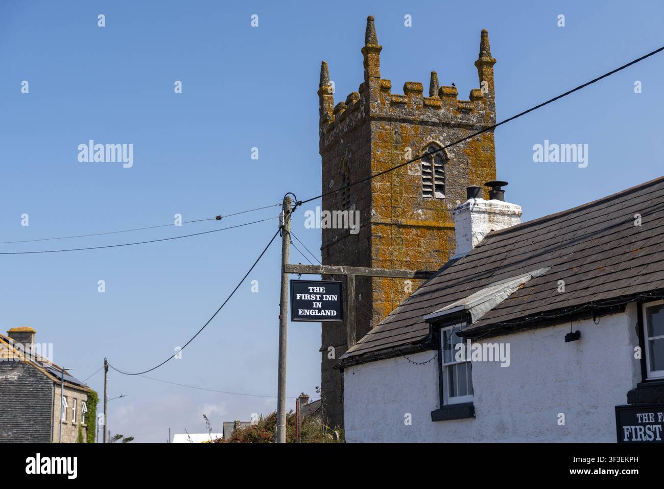 Cornwall 2026 Sennen, England- 18.7.2026: Erste und letzte Kneipe direkt eine Meile vor Land’s End, dem südwestlichsten Punkt Großbritanniens und Teil von West-Cornwall im Südwesten, in Cornwall. England Stockfoto
