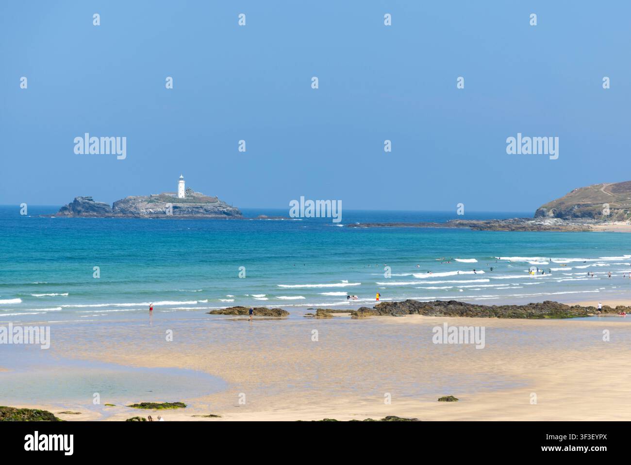 Cornwall 2026 Gwithian, England- 18.7.2026: Leuchtturm am Strand von Gwithian in Cornwall. England Stockfoto