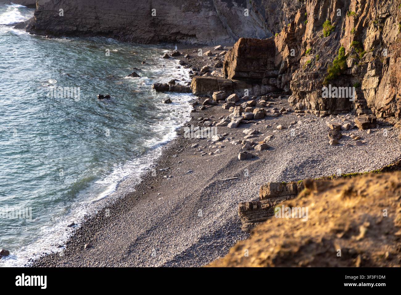 Cornwall 2026 Bude, England - 18.7.2026: Die Klippen und Küstenpfade von Bude in Cornwall, England Stockfoto