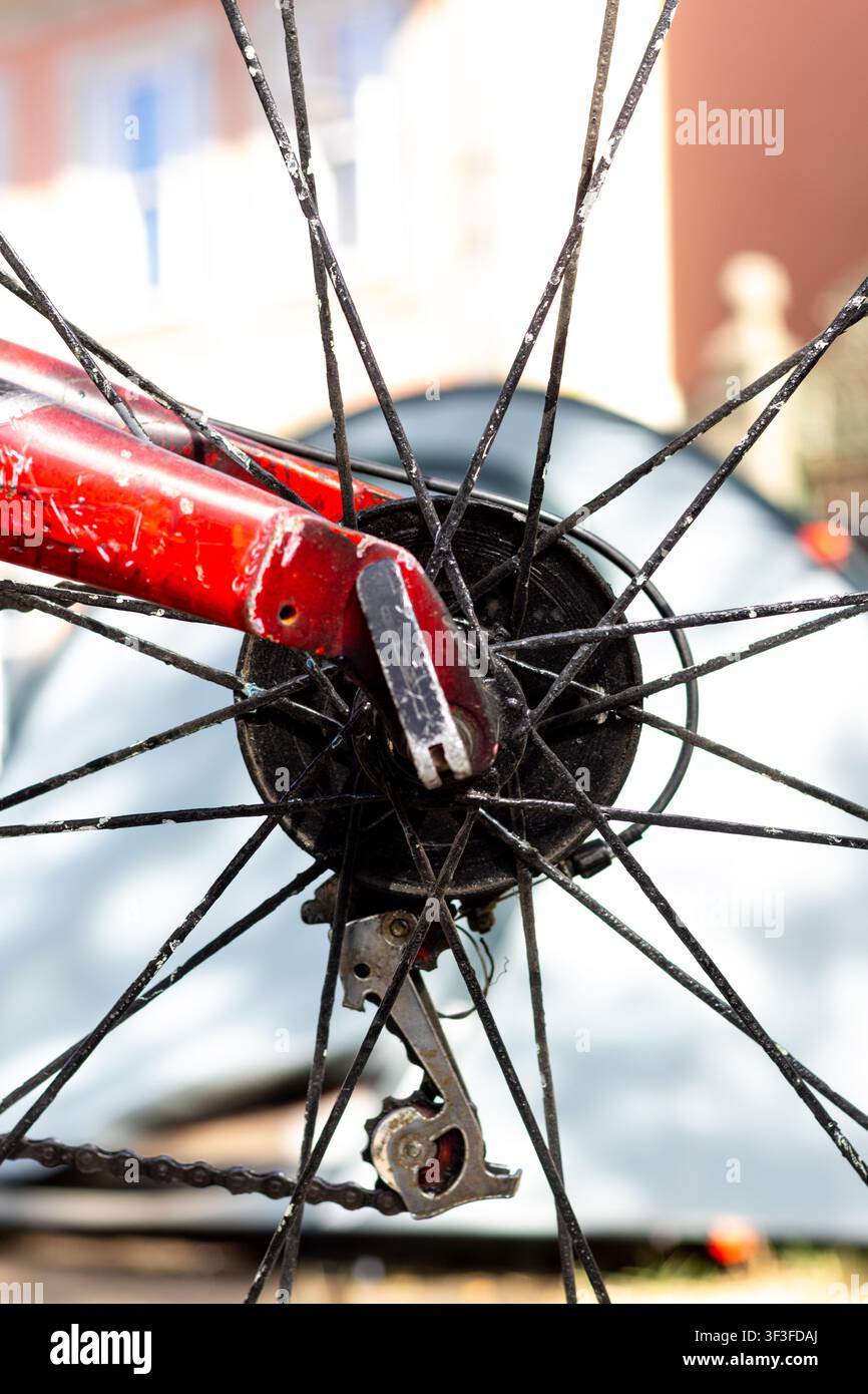 Vintage-Fahrrad-Nabenrad und Umwerfer-Mechanismus Stockfoto