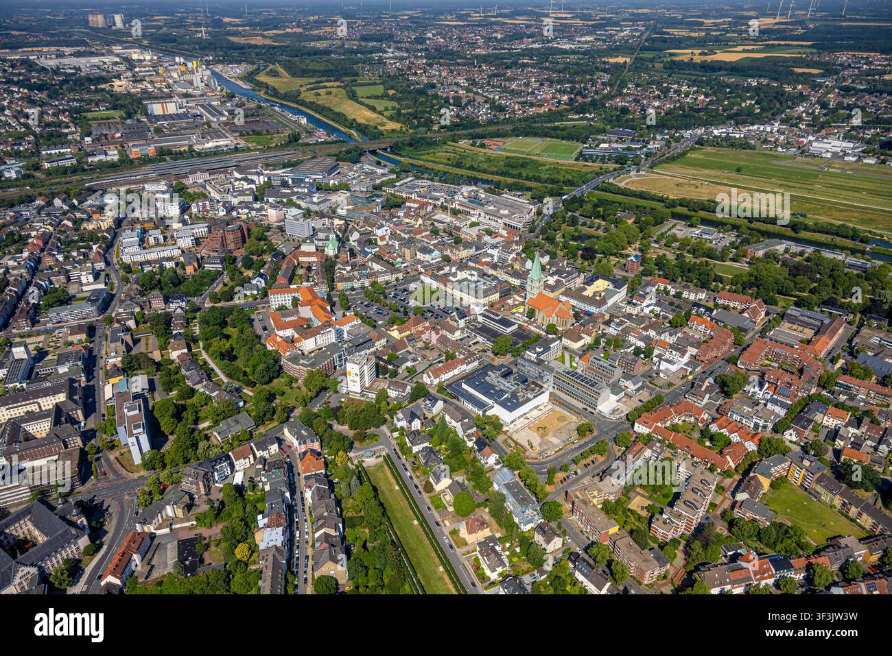 Luftbild, City und evang. Pauluskirche mit Wochenmarkt, Baustelle Cineplex Kino, Johanniter-Kliniken Hamm Standort Nassauerstraße, Mitte, Hamm, Ruhrgebiet, Nordrhein-Westfalen, Deutschland ACHTUNGxMINDESTHONORARx60xEURO Stockfoto