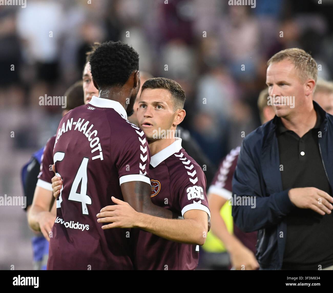 Tynecastle Park. Edinburgh. Schottland. UK. 17. Juli 26. Vorsaison-Freundschaftsspiel Hearts gegen Rayo Vallecano Hearts Malachi Fagan-Walcott, Sabah Kerjota Stockfoto