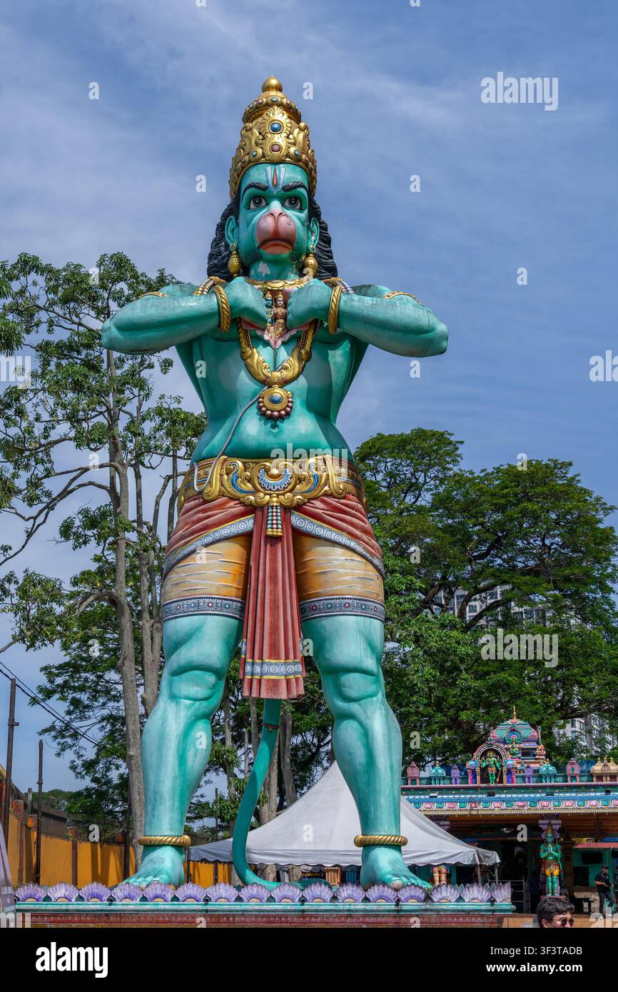 Statue von Hanuman am Eingang zu den Batu-Höhlen, Höhlenkomplex in Gombak, Selangor in der Nähe von Kuala Lumpur, Malaysia Stockfoto