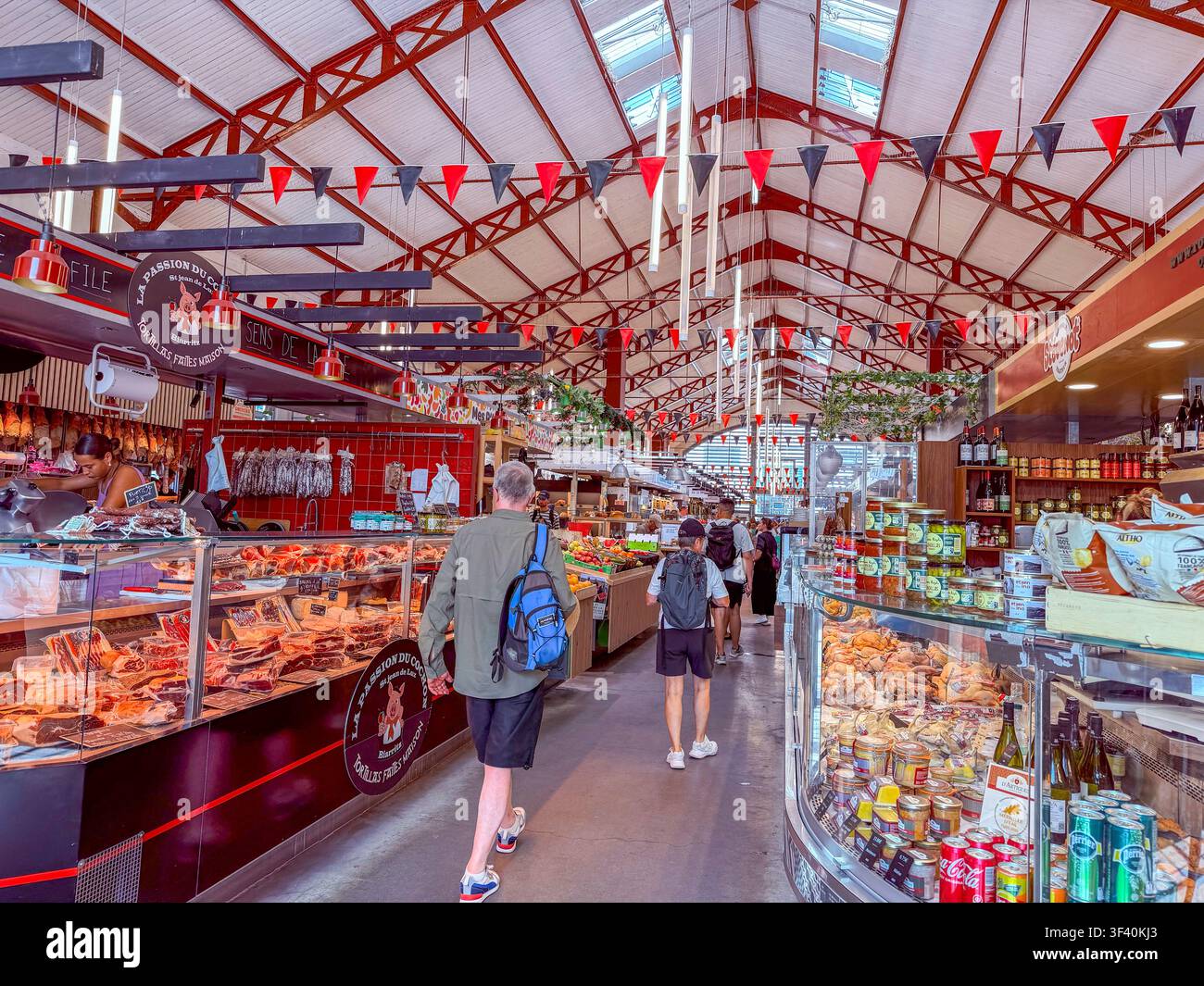 Biarritz, Frankreich, Weitwinkelansichten von französischen Lebensmittelmärkten, Leute beim Einkaufen, innen, "Les Halles" Halleninterieurs Stockfoto