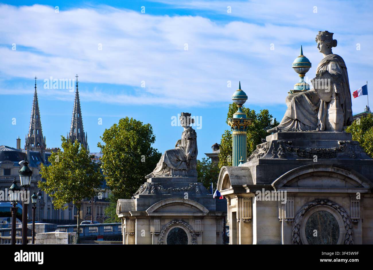 Frankreich Paris, Place de la Concorde die Statuen der französischen Städten Stockfoto
