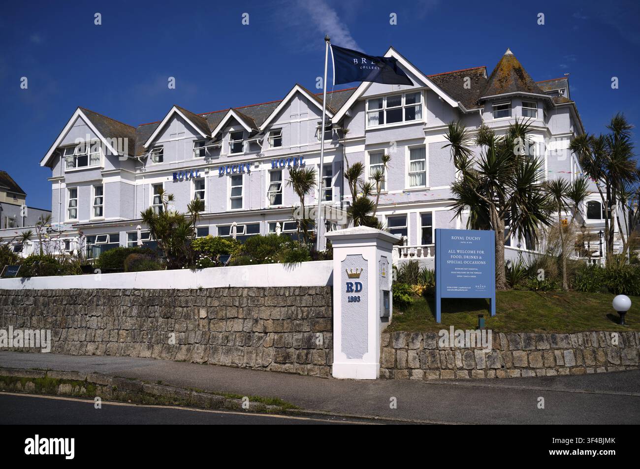 Royal Duchy Hotel, Gyllyngvase Beach, oft Gylly, Strand, Sandstrand, Falmouth, Cornwall, England, Großbritannien, Großbritannien Stockfoto