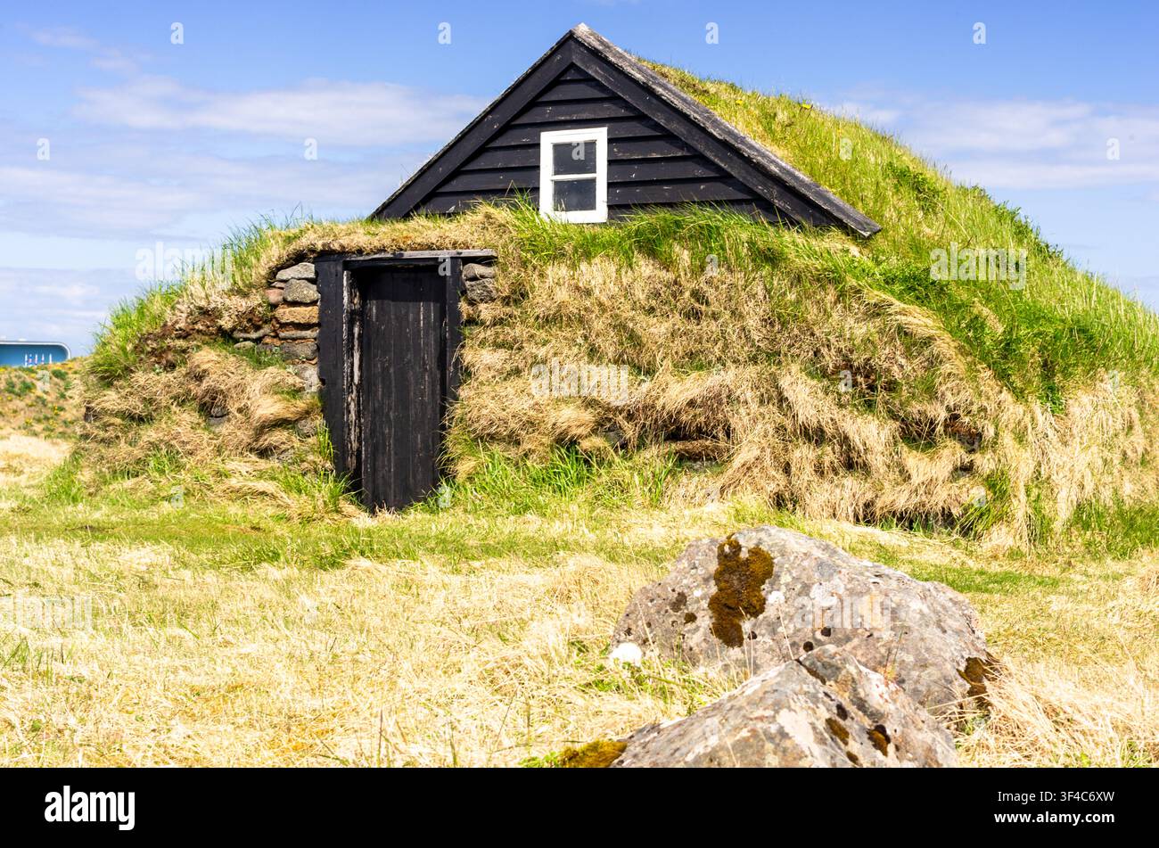 Altes Rasenhaus Stekkjarkot in Njardvik Island Stockfoto