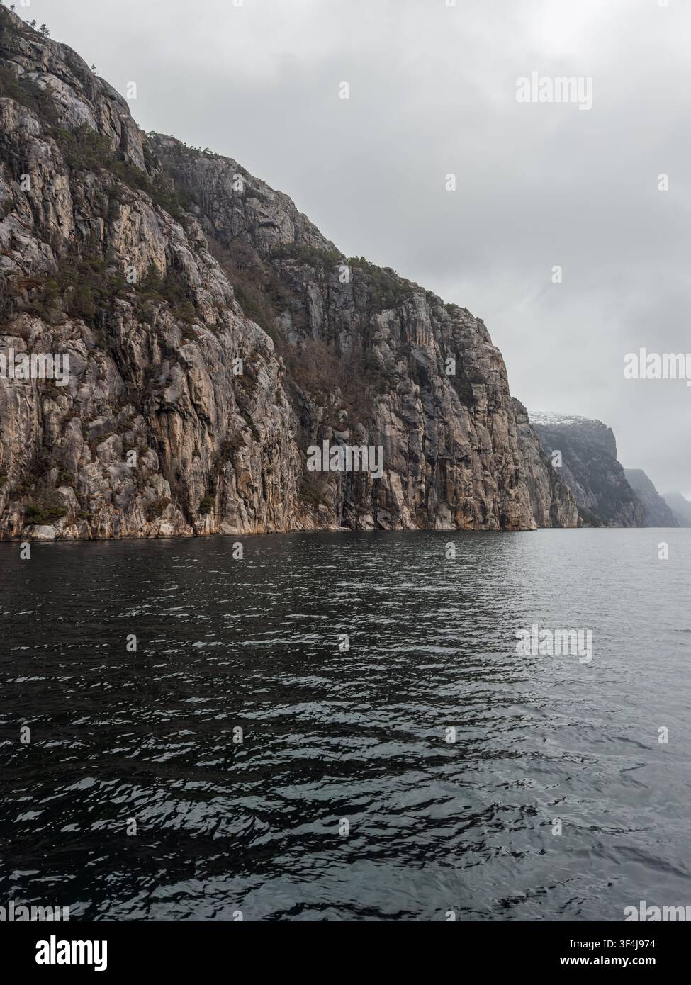 Dramatische Granitklippen im Lysefjord, Norwegen Stockfoto
