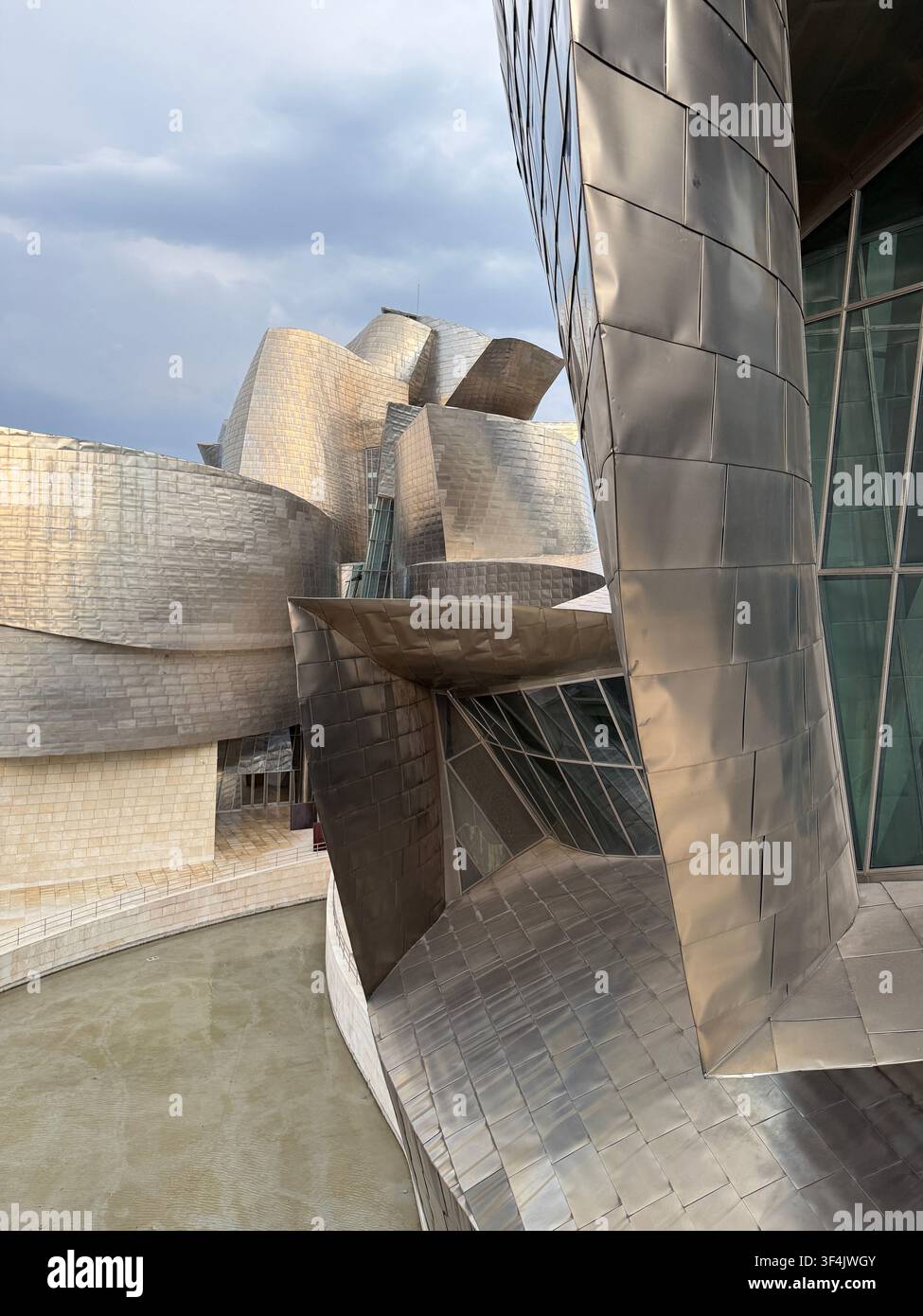 Das Guggenheim-Museum Bilbao, Spanien - Smartphone-aufgenommenes Stockfoto