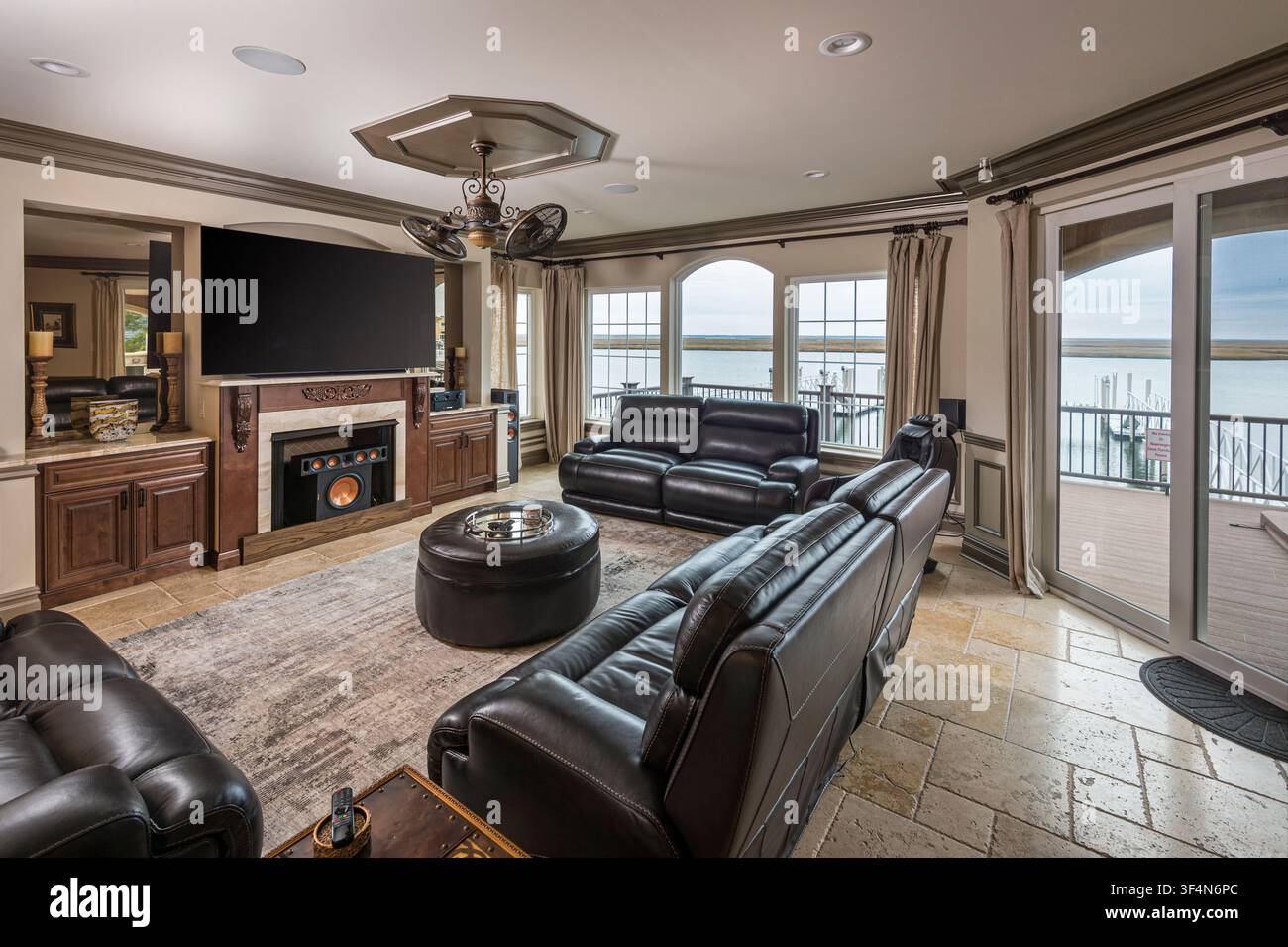 Wohnzimmer-Intérieur einer Ferienunterkunft, New Jersey-Ufer, USA Stockfoto