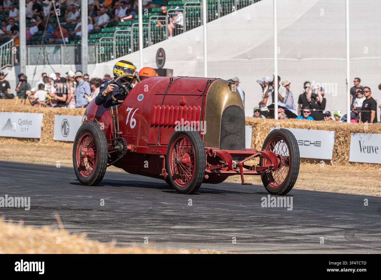 1911 Fiat S76 Das Biest von Turin historisches Rennwagen, der die Bergstrecke beim Goodwood Festival of Speed 2026 fährt Stockfoto