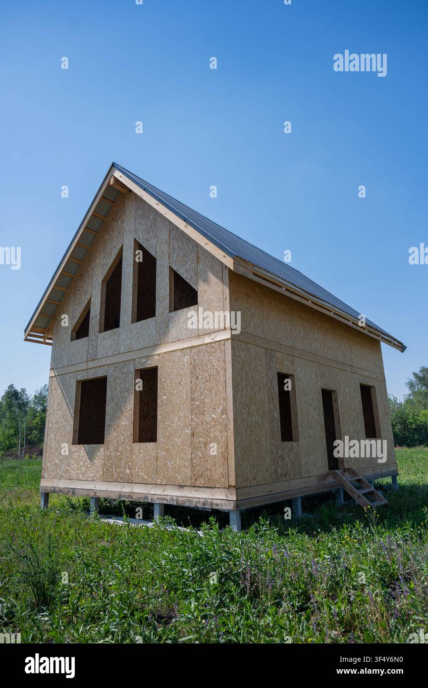 SIP-Plattenhaus ohne Fenster. Stockfoto