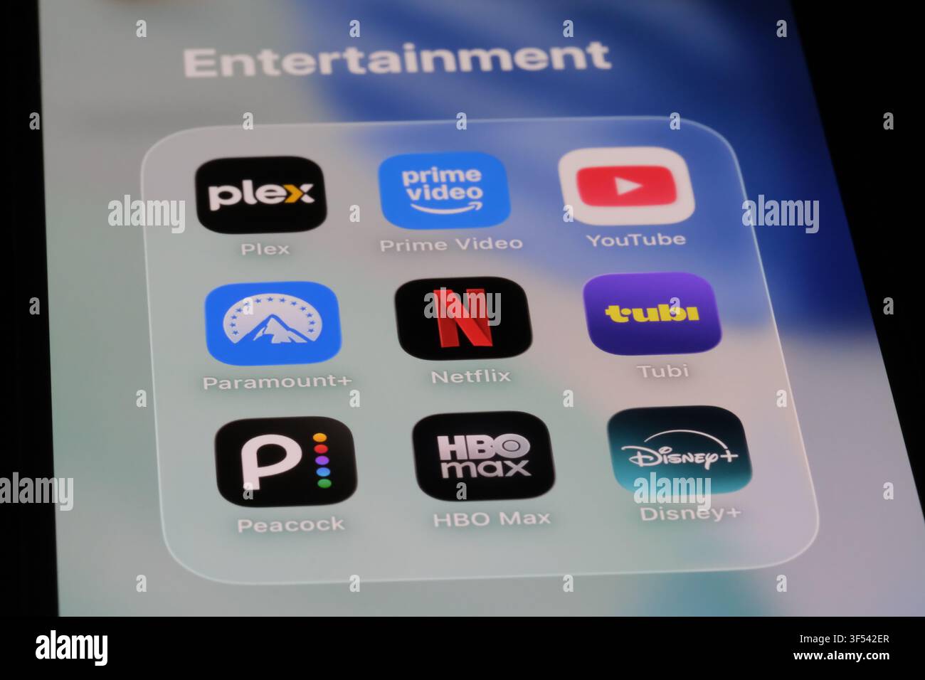 Shanghai, China - 30. Juli 2026: Plex, Prime Video, YouTube, Paramount+, Netflix, Tubi, Peacock, HBO Max, Disney+. Streaming-Dienst-App-Symbole Stockfoto