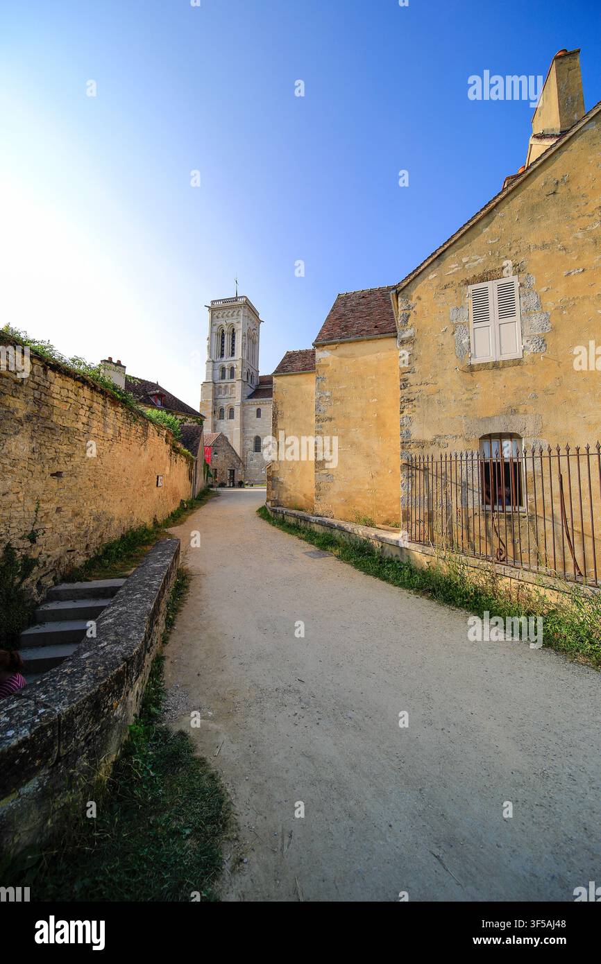 Vezelay, alte französische Stadt im Département Yonne der Region Bourgogne-Franche-Comté in Frankreich. Stockfoto