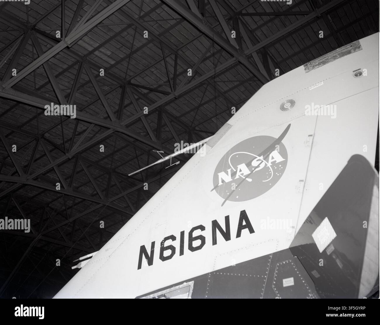 Der Heckausleger eines F-106B-Flugzeugs, in einem Foto der National Aeronautics and Space Administration. Stockfoto