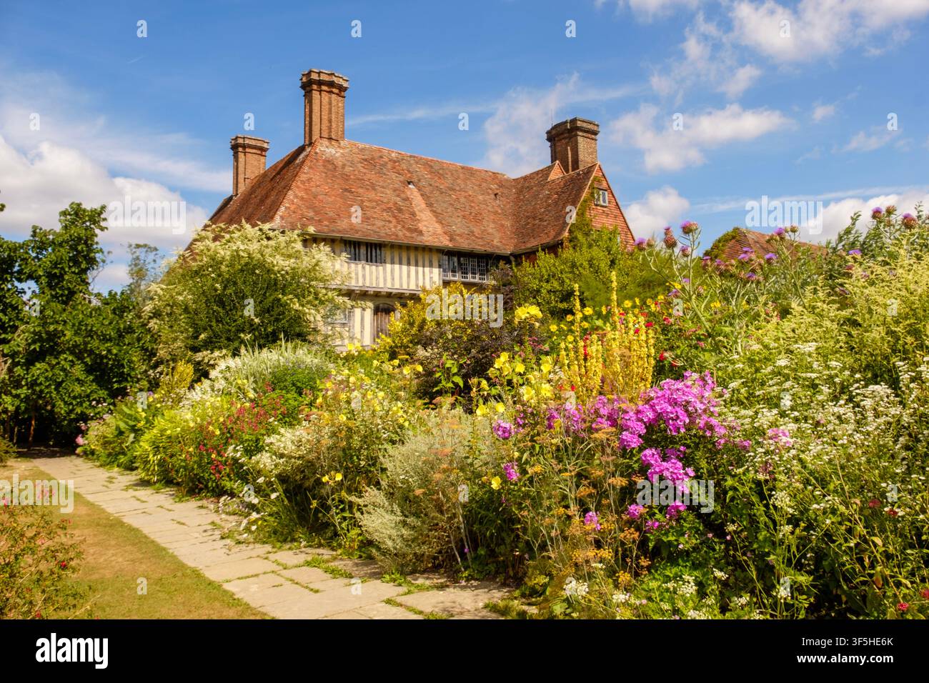 Great Dixter House und Garten im Hochsommer, East Sussex, UK Stockfoto