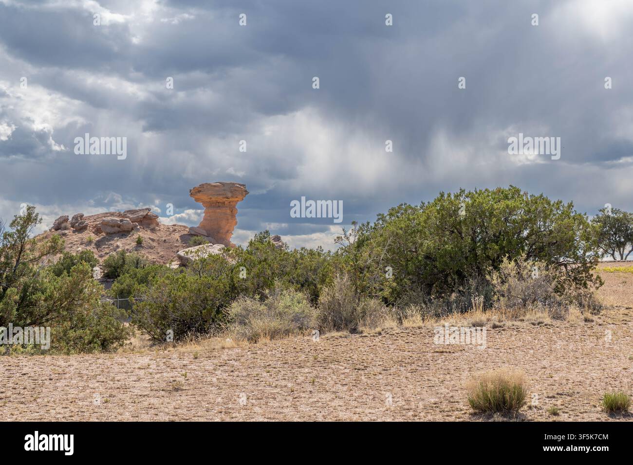 Fotografie der Felsformation Camel Rock abseits der US Route 84 in Santa Fe NM Stockfoto
