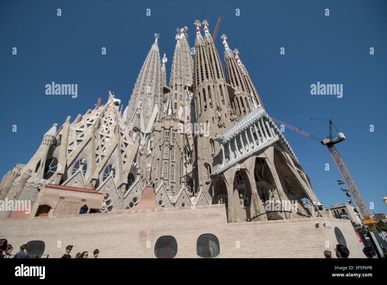 Die Passionsfassade der Sagrada Familia in Barcelona, Spanien. Stockfoto