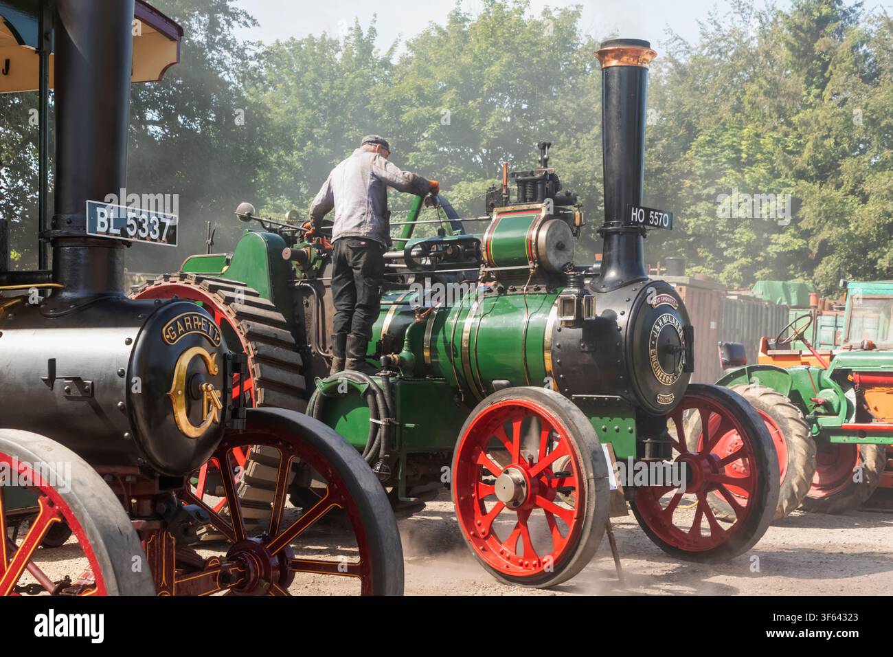 England, Hampshire, Ropley, Ropley Station, Mid-Hants Heritage Railway, auch bekannt als Watercress Line, Ausstellung von Vintage Steam Traktionsmotoren Stockfoto